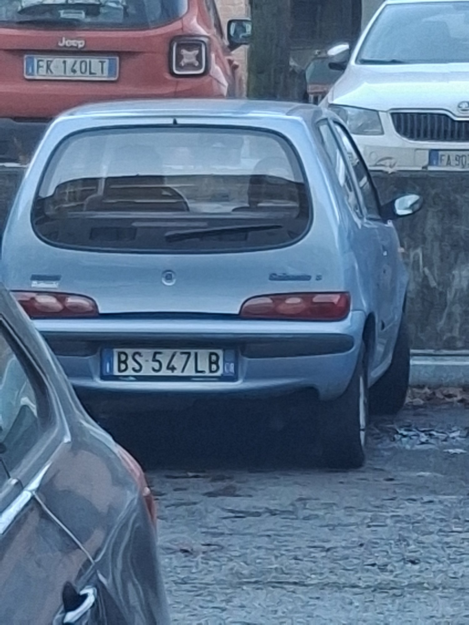 Numer rejestracyjny BS547LB posiada FIAT Seicento