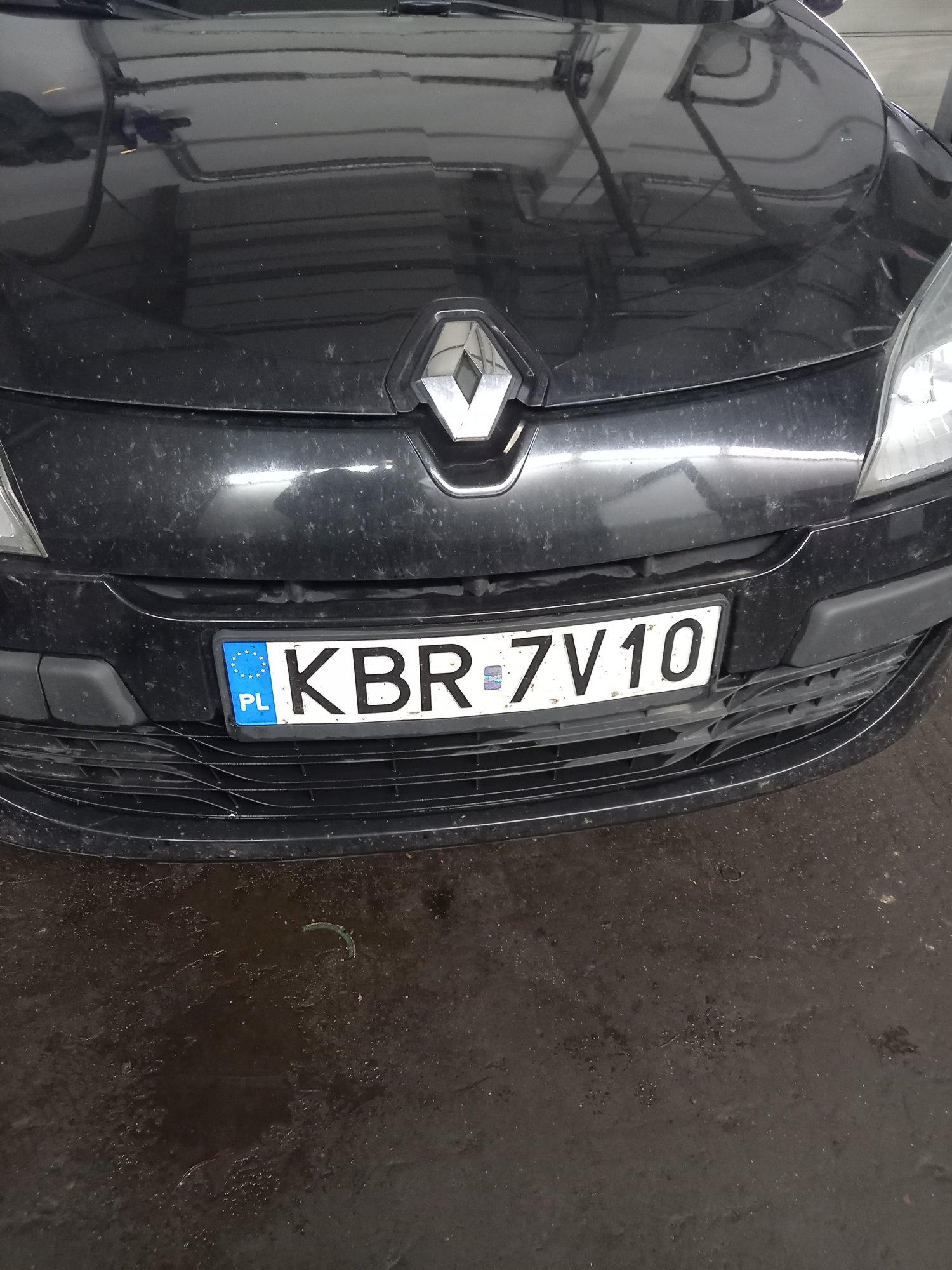 Numer rejestracyjny KBR 7V10 posiada RENAULT MEGANE - KBR7V10