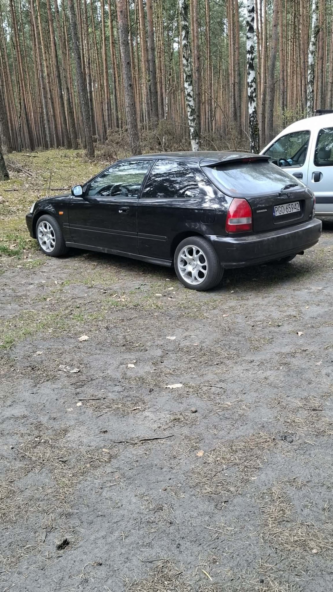 Numer rejestracyjny PGO 65942 posiada HONDA Civic 1.4i MR`95 i - PGO65942