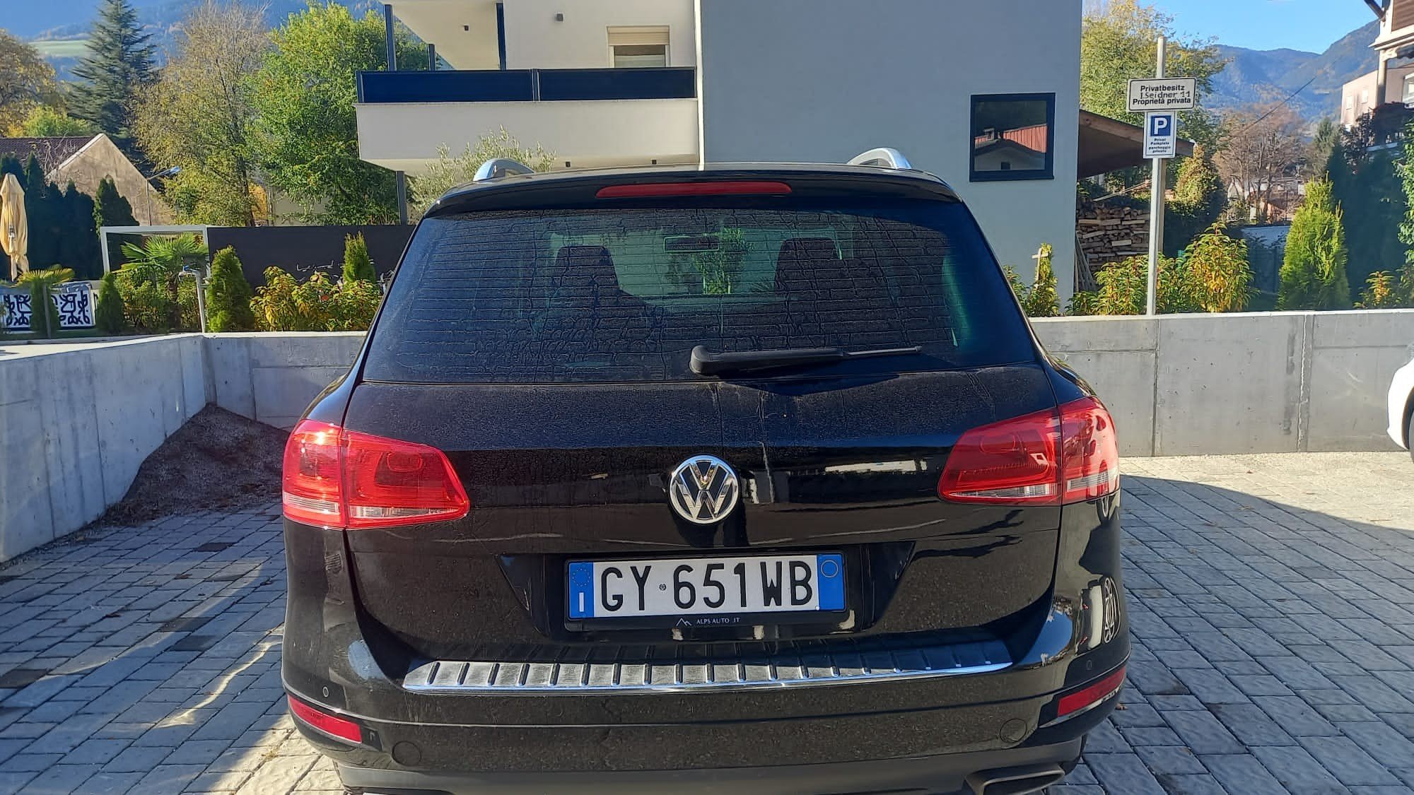 Numer rejestracyjny GY651WB posiada VOLKSWAGEN Touareg 2a serie
