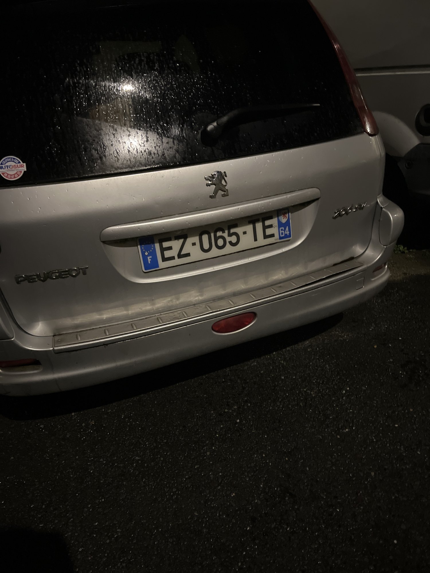 Numer rejestracyjny EZ065TE posiada PEUGEOT 206