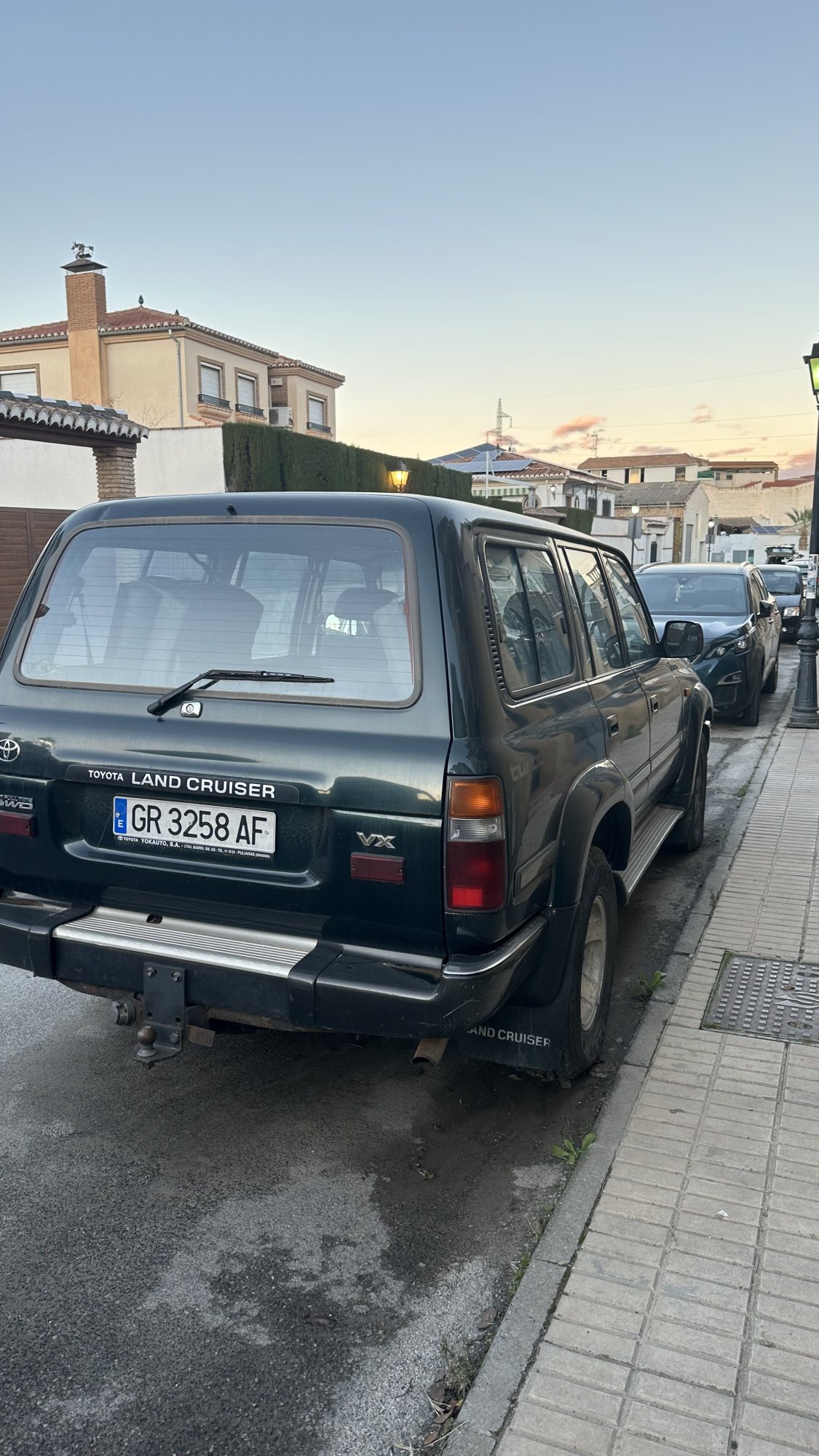 Numer rejestracyjny GR3258AF posiada Toyota Land Cruiser VX