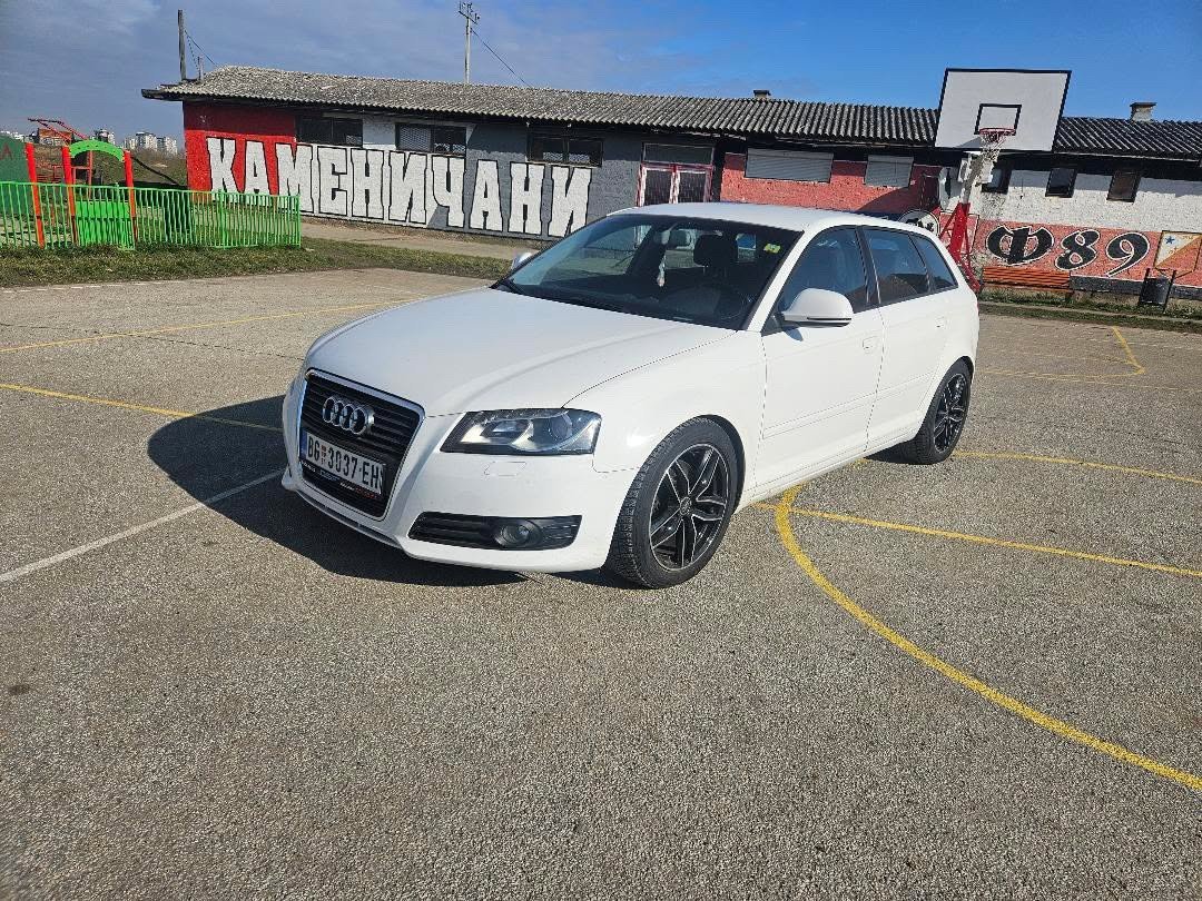 Numer rejestracyjny BG3337EH posiada Audi A3