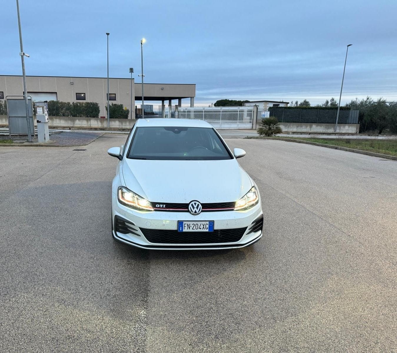 Numer rejestracyjny FN204XC posiada FORD Ka+