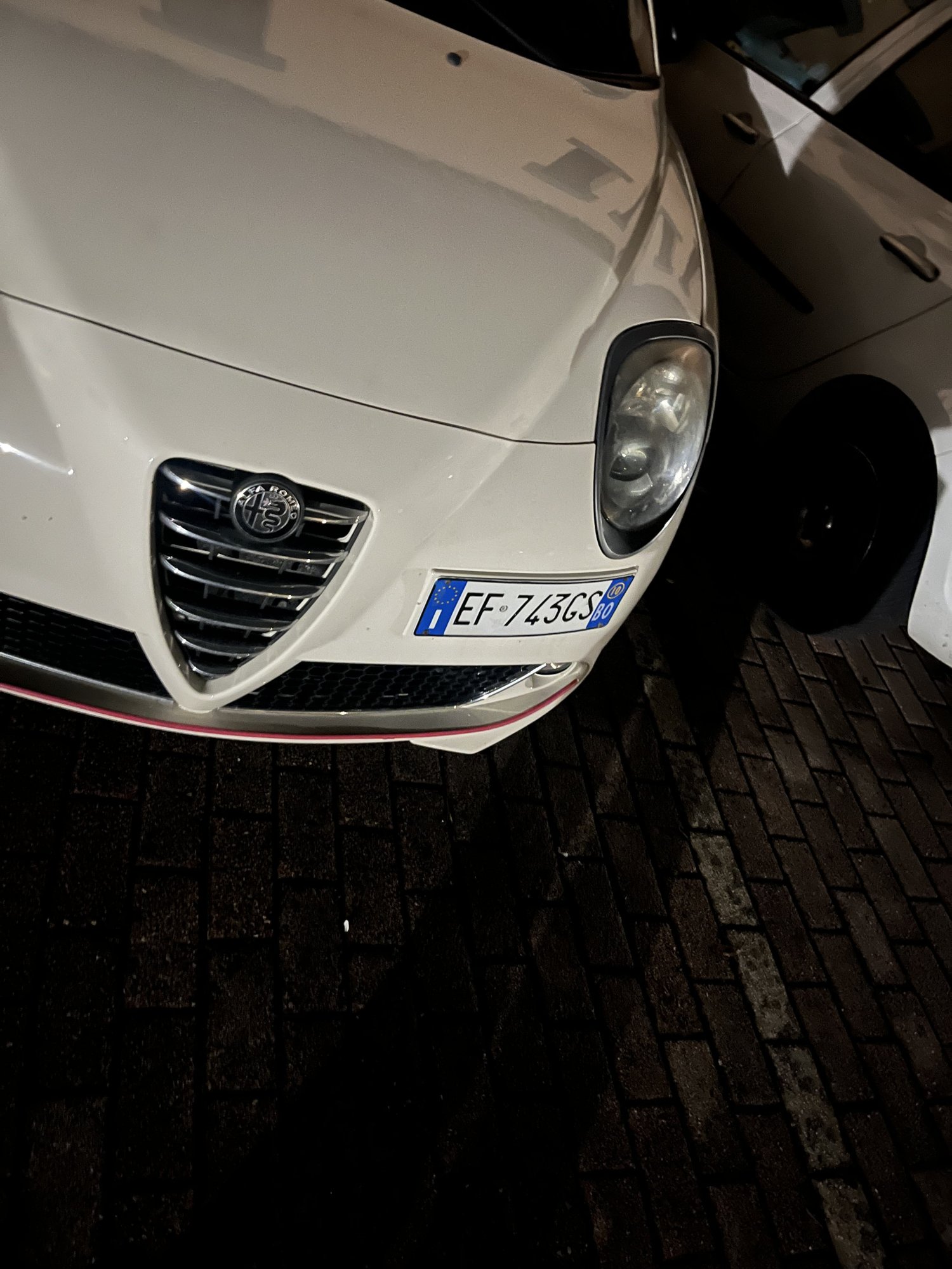 Numer rejestracyjny EF743GS posiada ALFA ROMEO MiTo