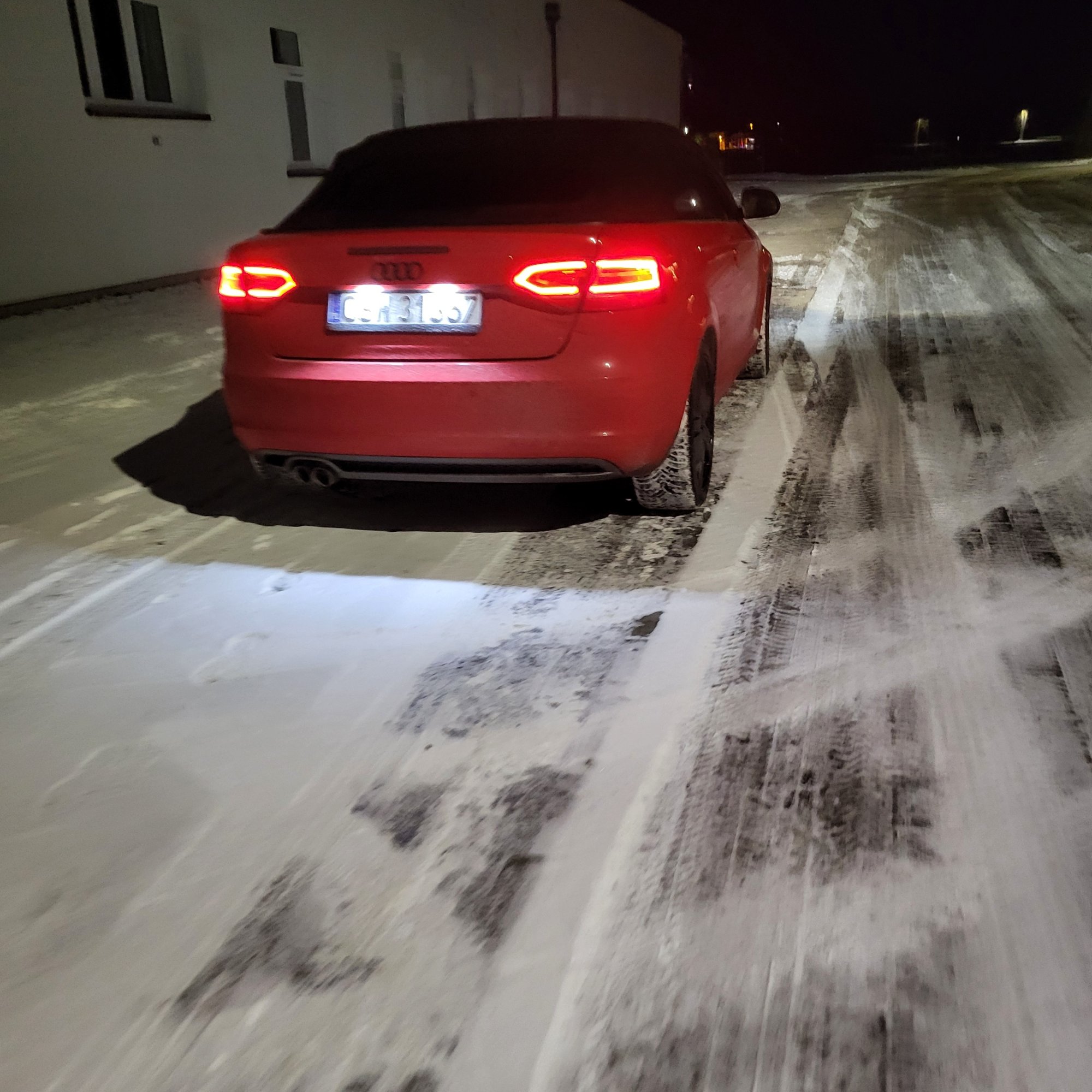 Numer rejestracyjny CA45157 posiada Audi 