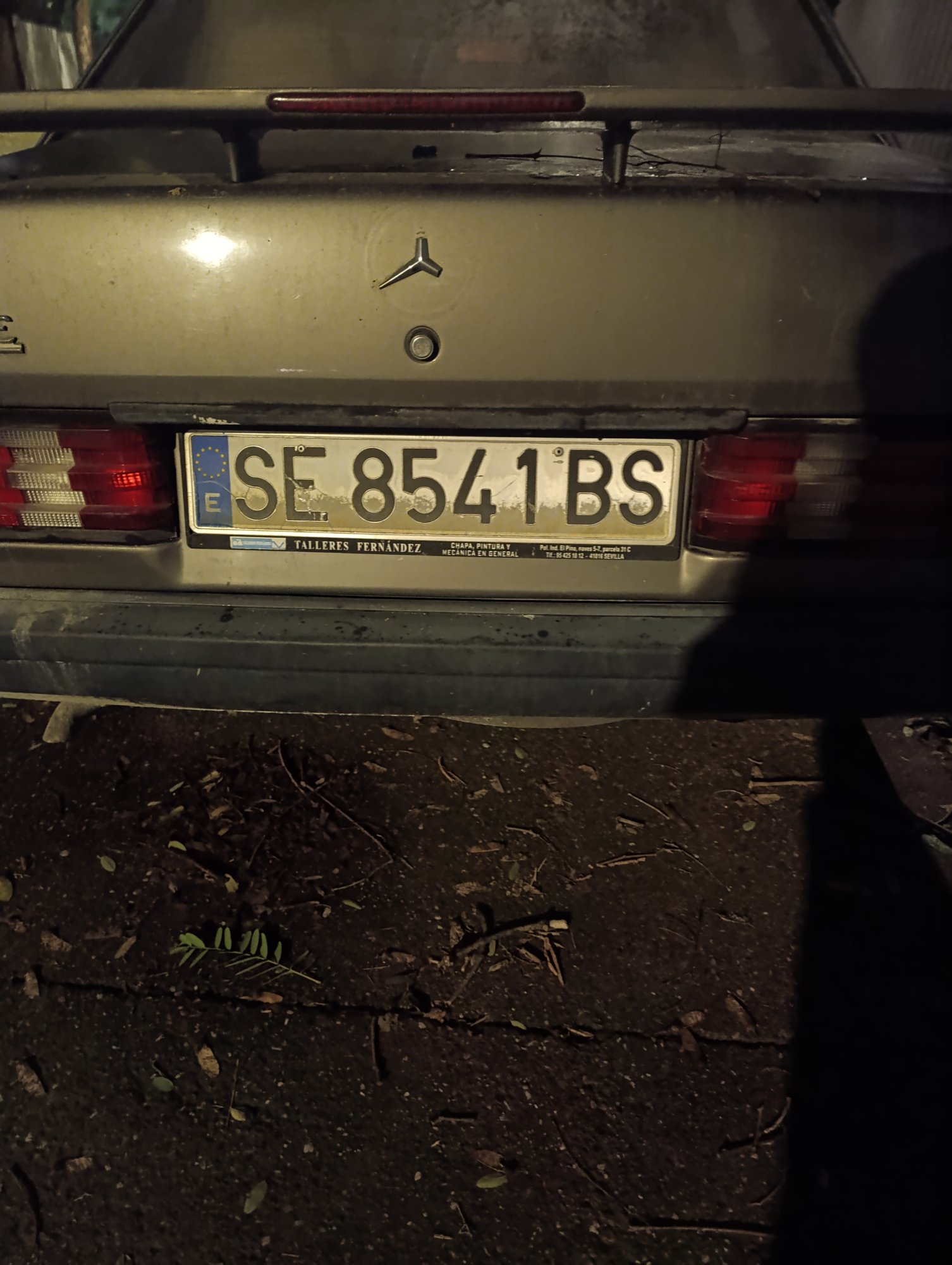 Numer rejestracyjny SE8541BS posiada MERCEDES 190 (110)