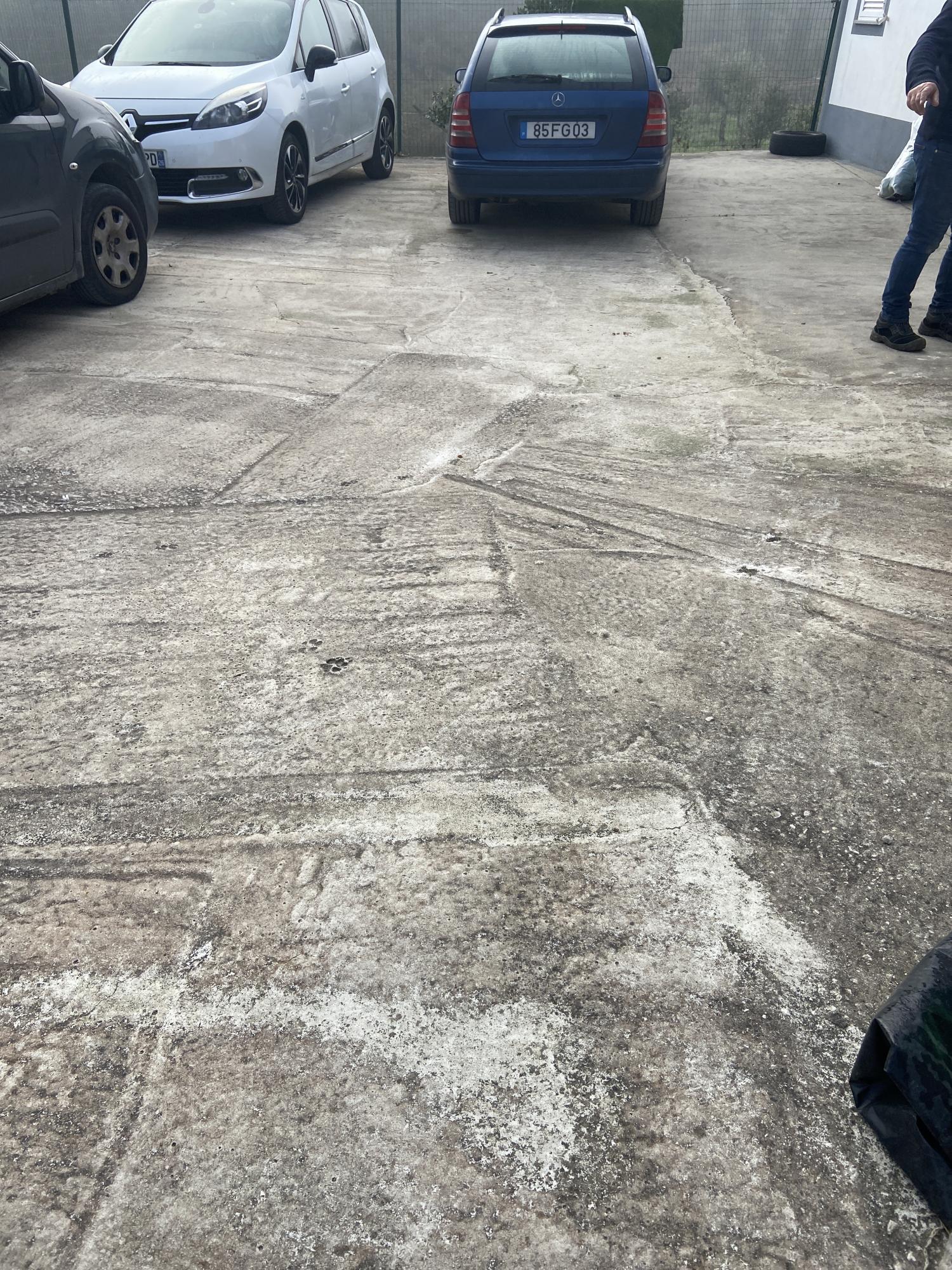 Numer rejestracyjny 85FG03 posiada  