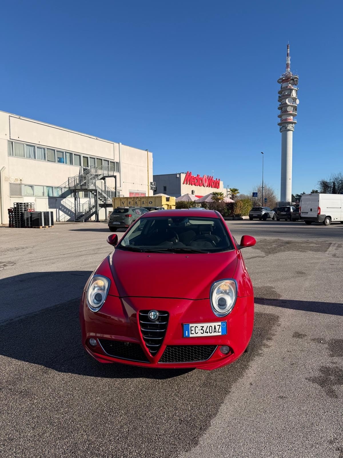 Numer rejestracyjny EC340AZ posiada ALFA ROMEO MiTo
