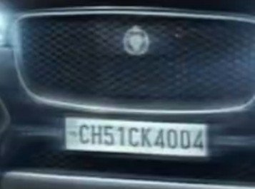 Numer rejestracyjny CH51CK4004 posiada  