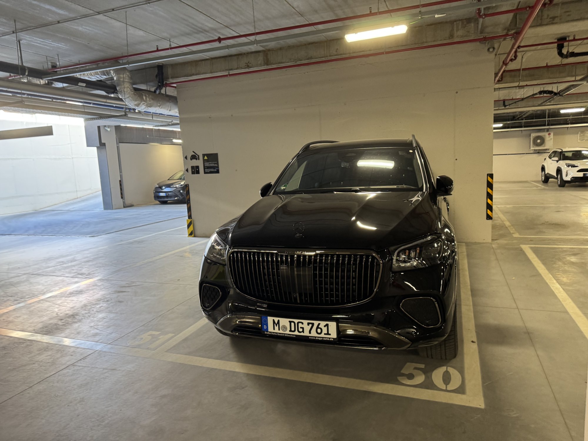 Numer rejestracyjny MDG761 posiada Mercedes Maybach GLS