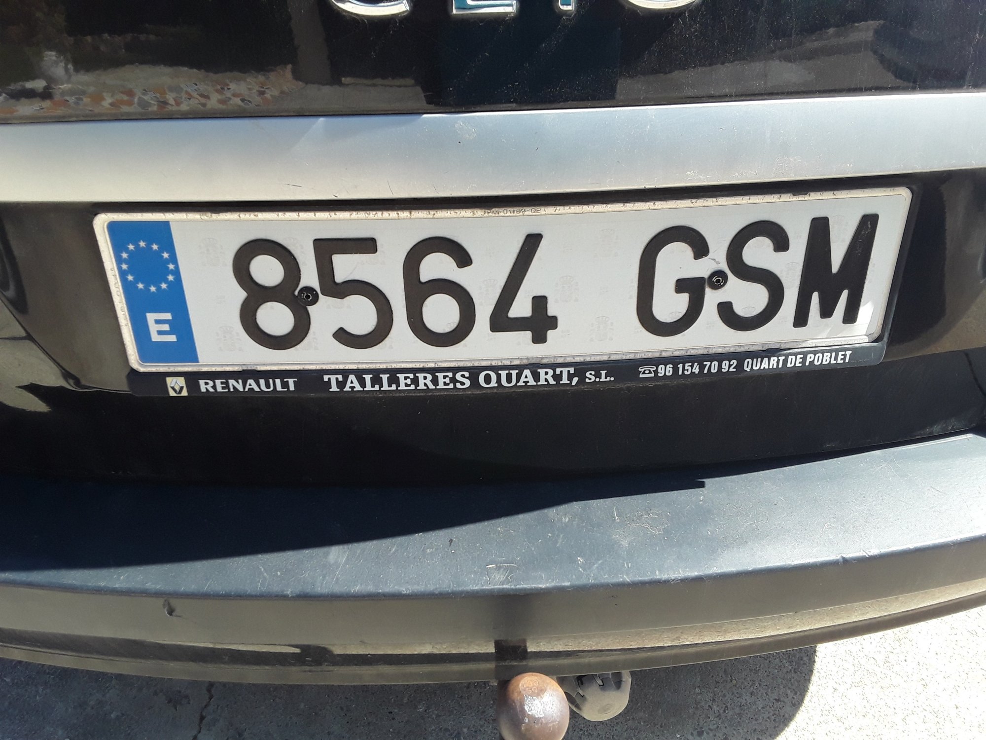Numer rejestracyjny 8564GSM posiada RENAULT CLIO