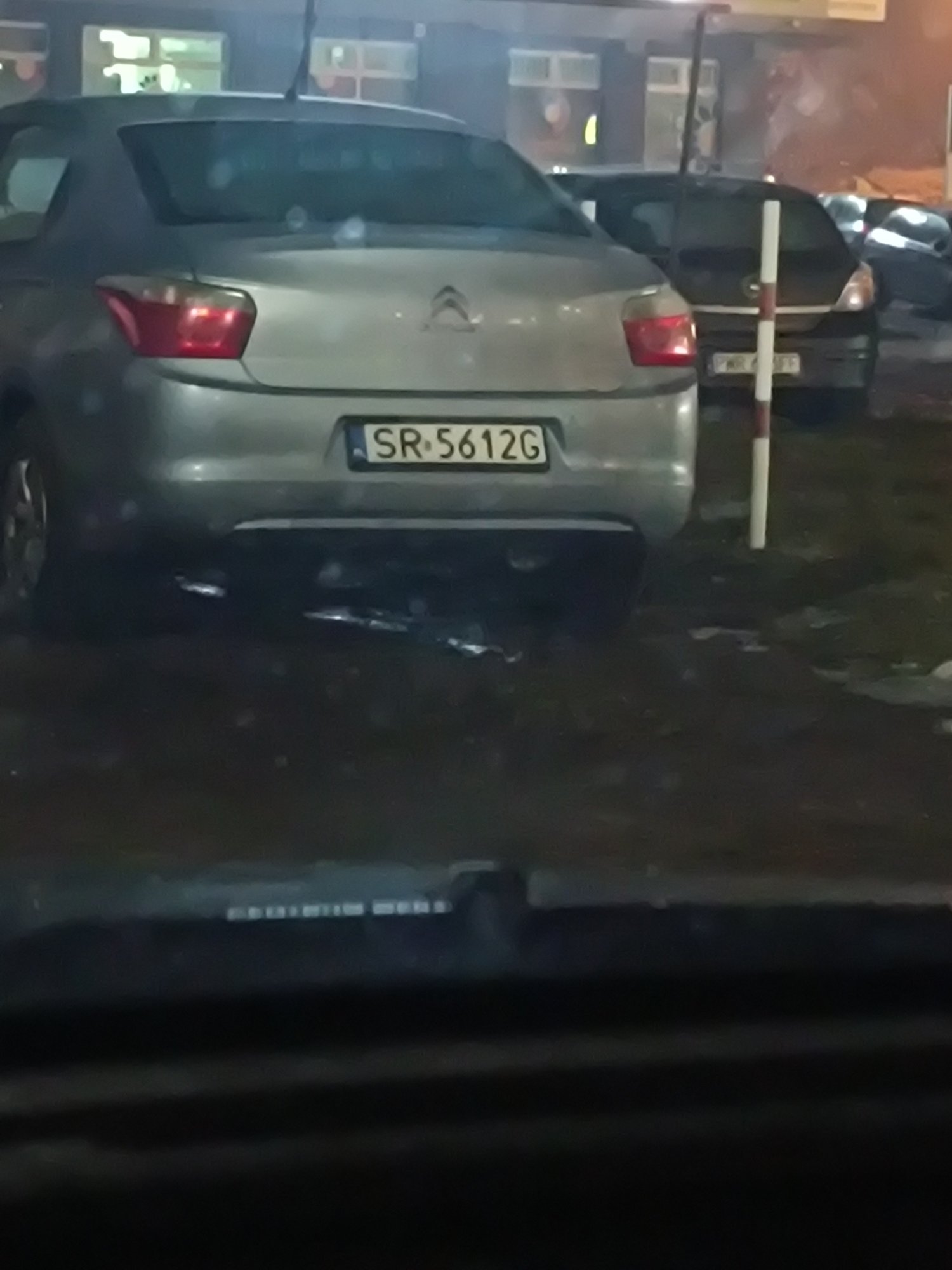 Numer rejestracyjny SR 5612G posiada CITROEN C-ELYSEE - SR5612G