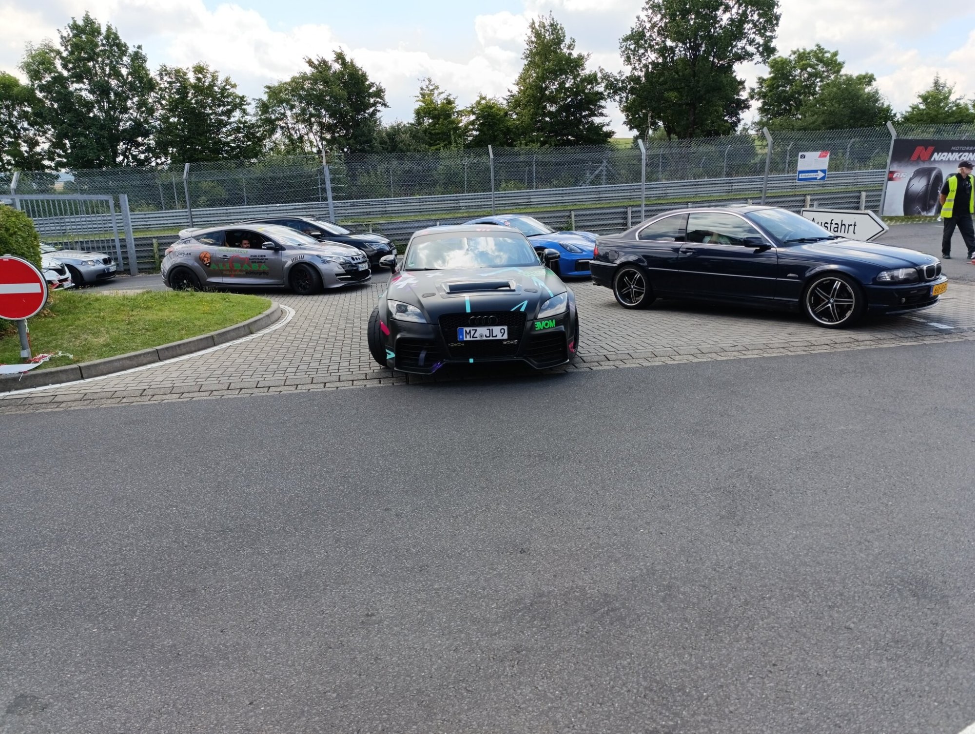 Numer rejestracyjny MZJL9 posiada Audi 