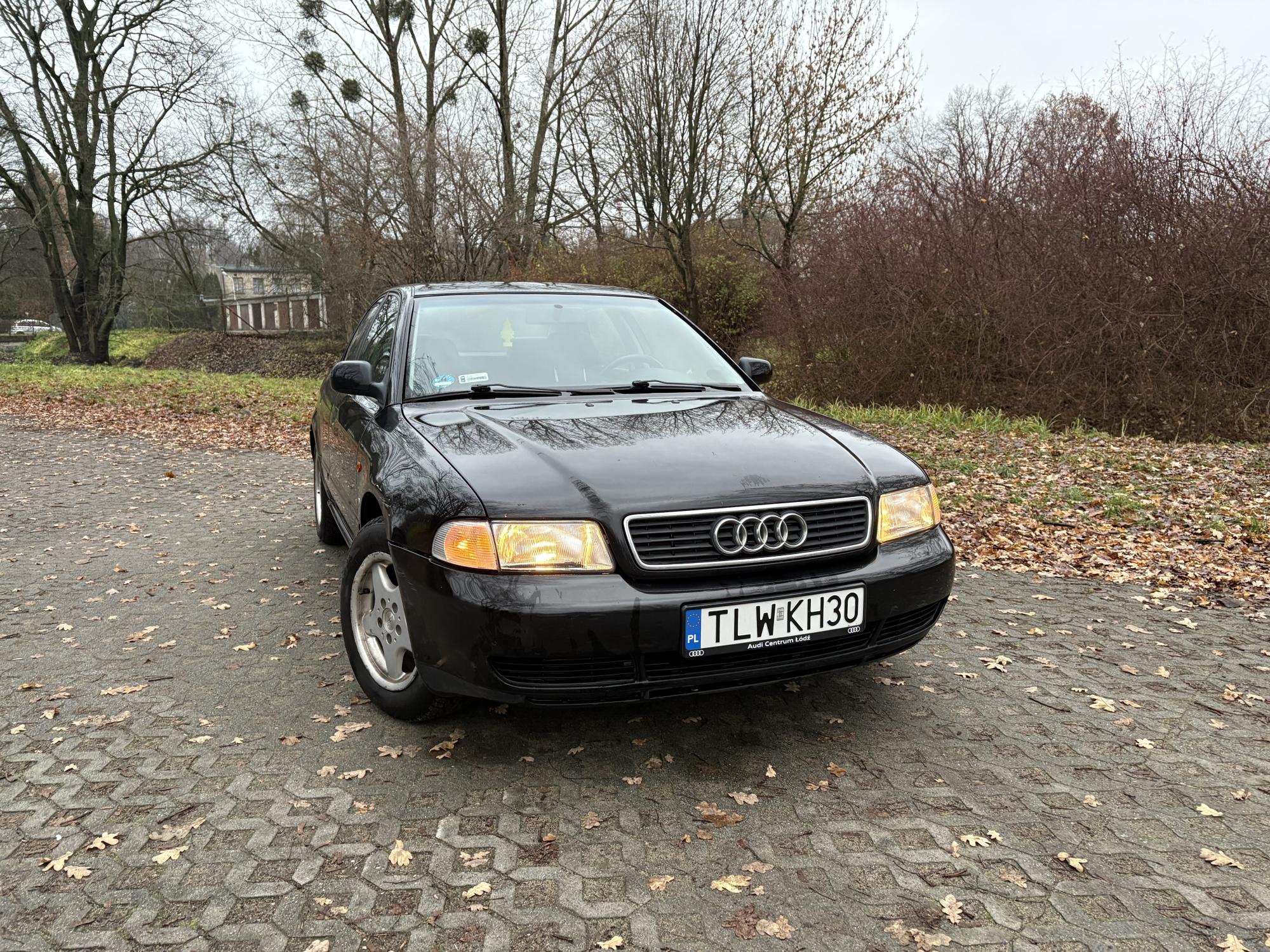 Numer rejestracyjny TLW KH30 posiada AUDI A4 - TLWKH30