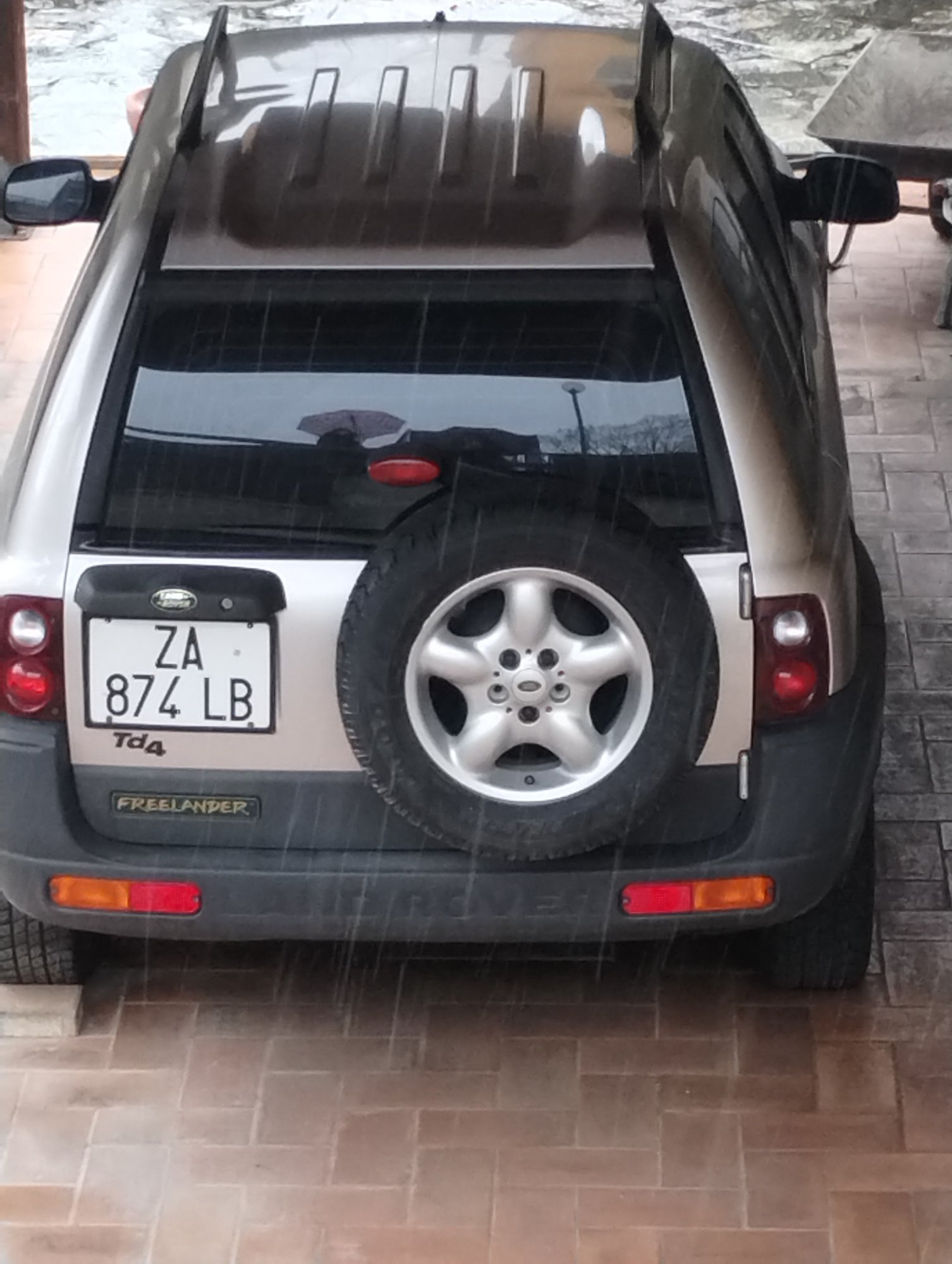 Numer rejestracyjny ZA874LB posiada LAND ROVER Freelander 1a serie