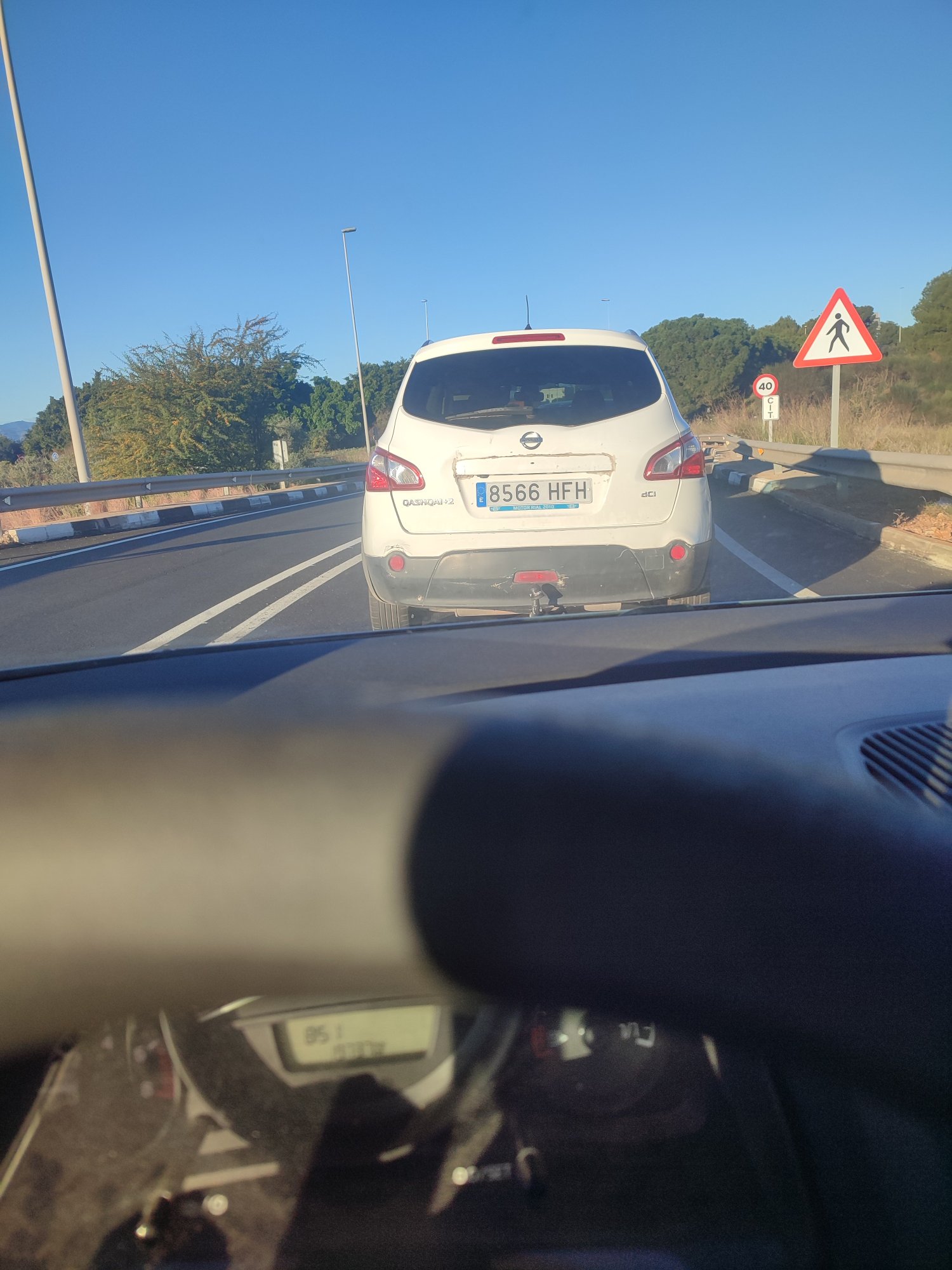 Numer rejestracyjny 8566HFH posiada NISSAN QASHQAI+2