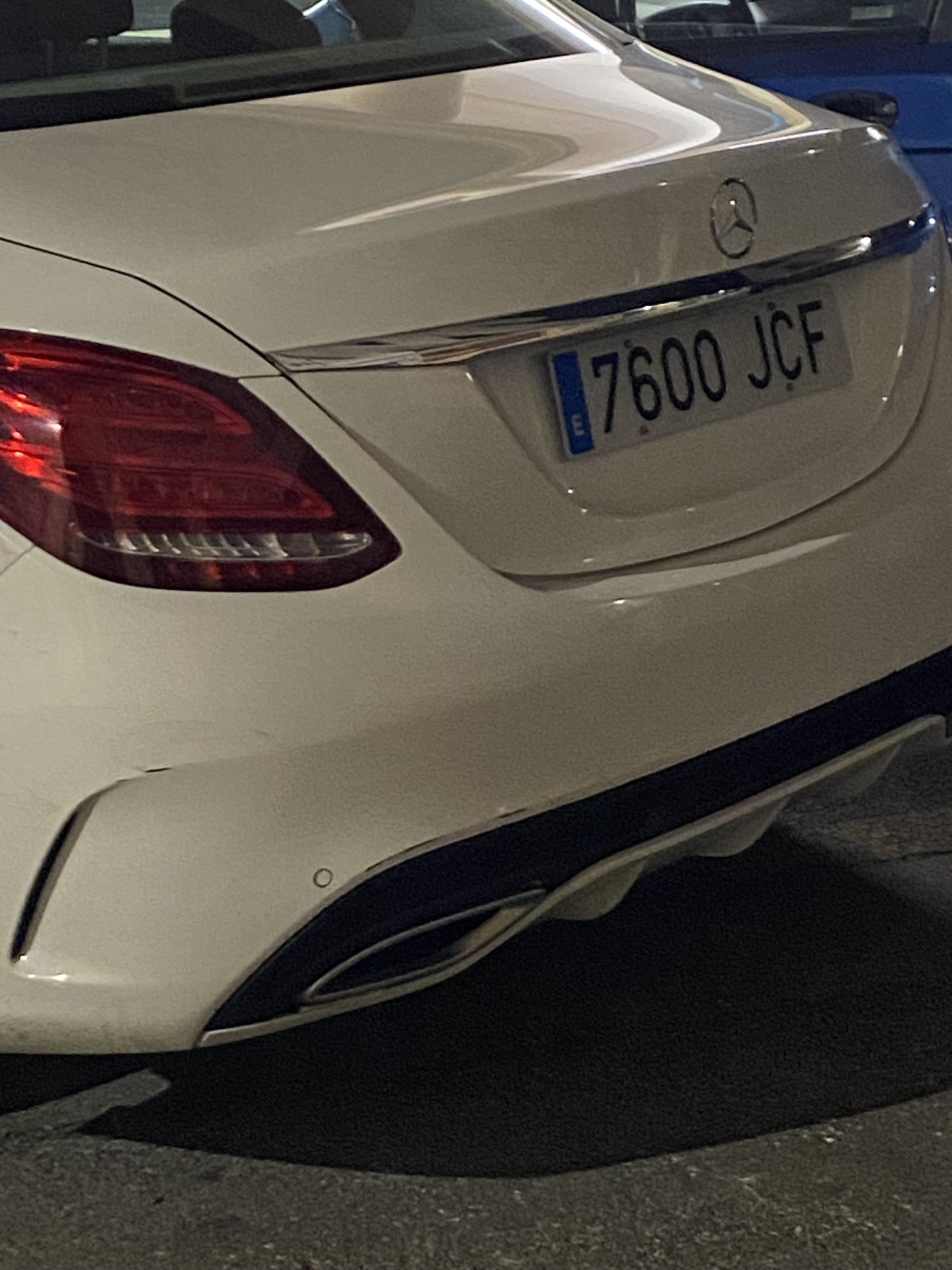 Numer rejestracyjny 7600JCF posiada MERCEDES C (205)