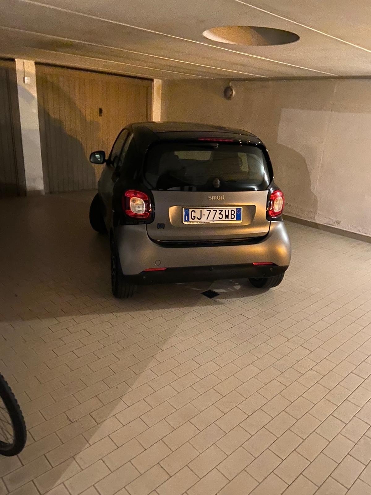 Numer rejestracyjny GJ773WB posiada SMART fortwo 3as. Numer rejestracyjny GJ773WB posiada SMART fortwo 3as.