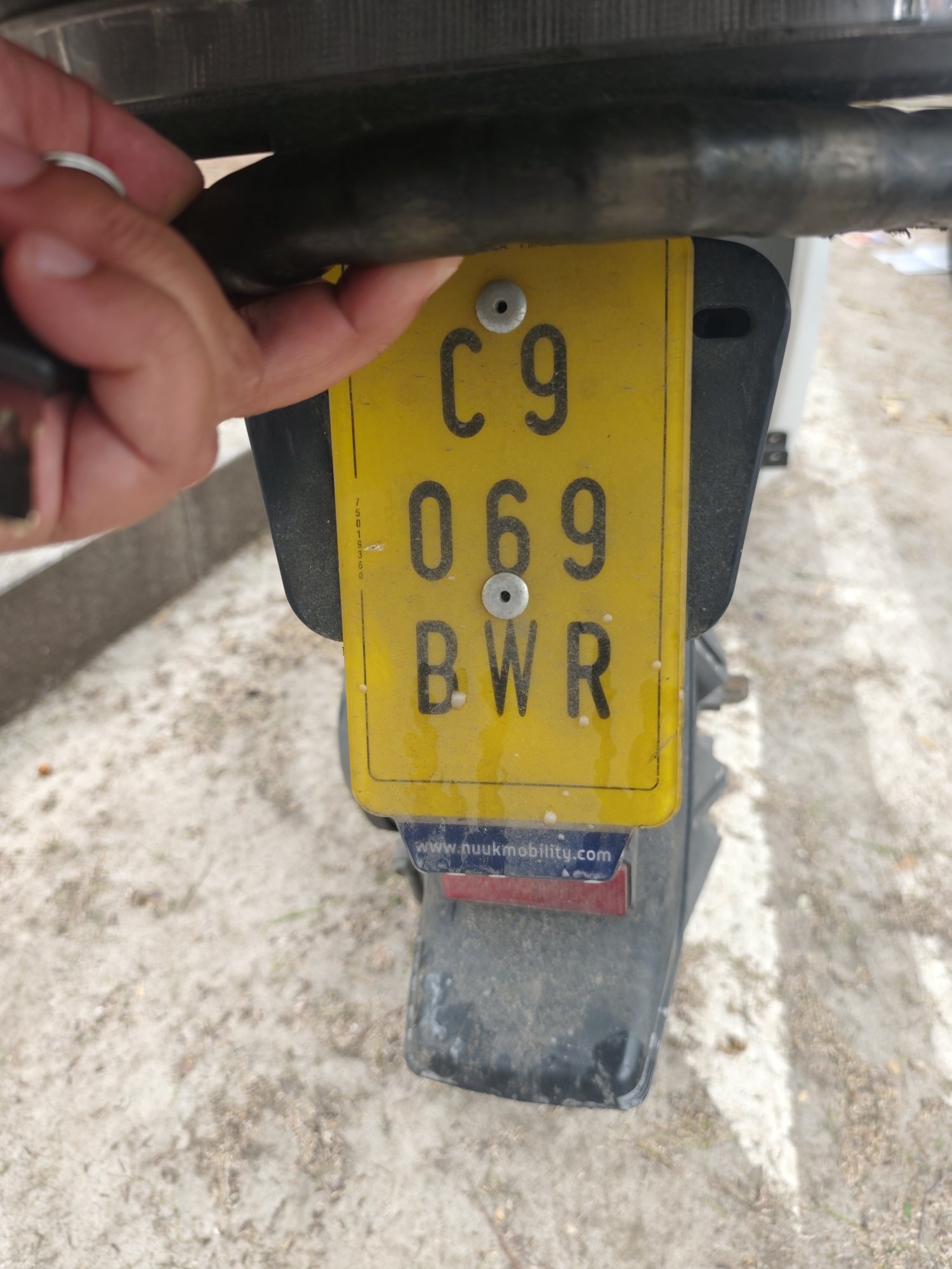 Numer rejestracyjny C9069BWR posiada  