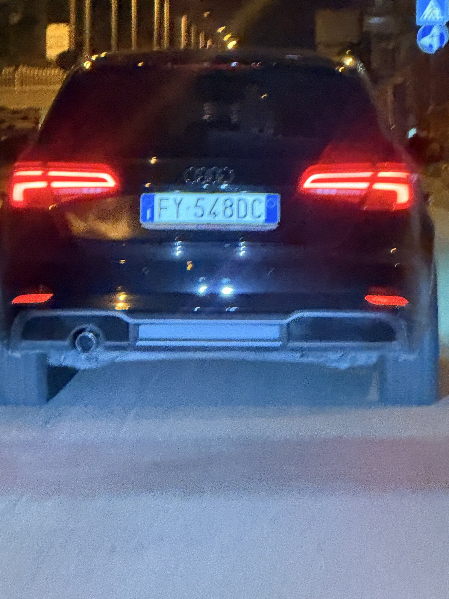 Numer rejestracyjny FY548DC posiada AUDI A3 3a serie