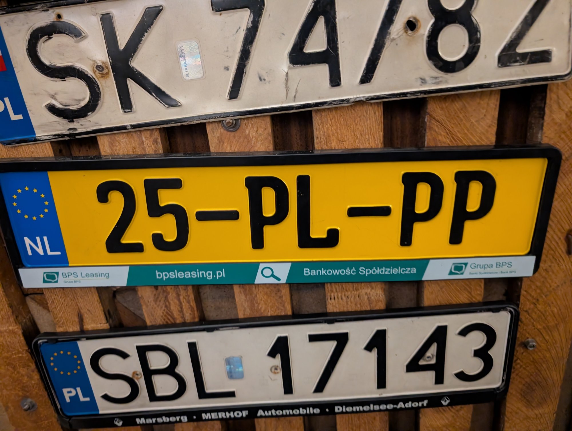 Numer rejestracyjny SBL 17143 posiada RENAULT  - SBL17143