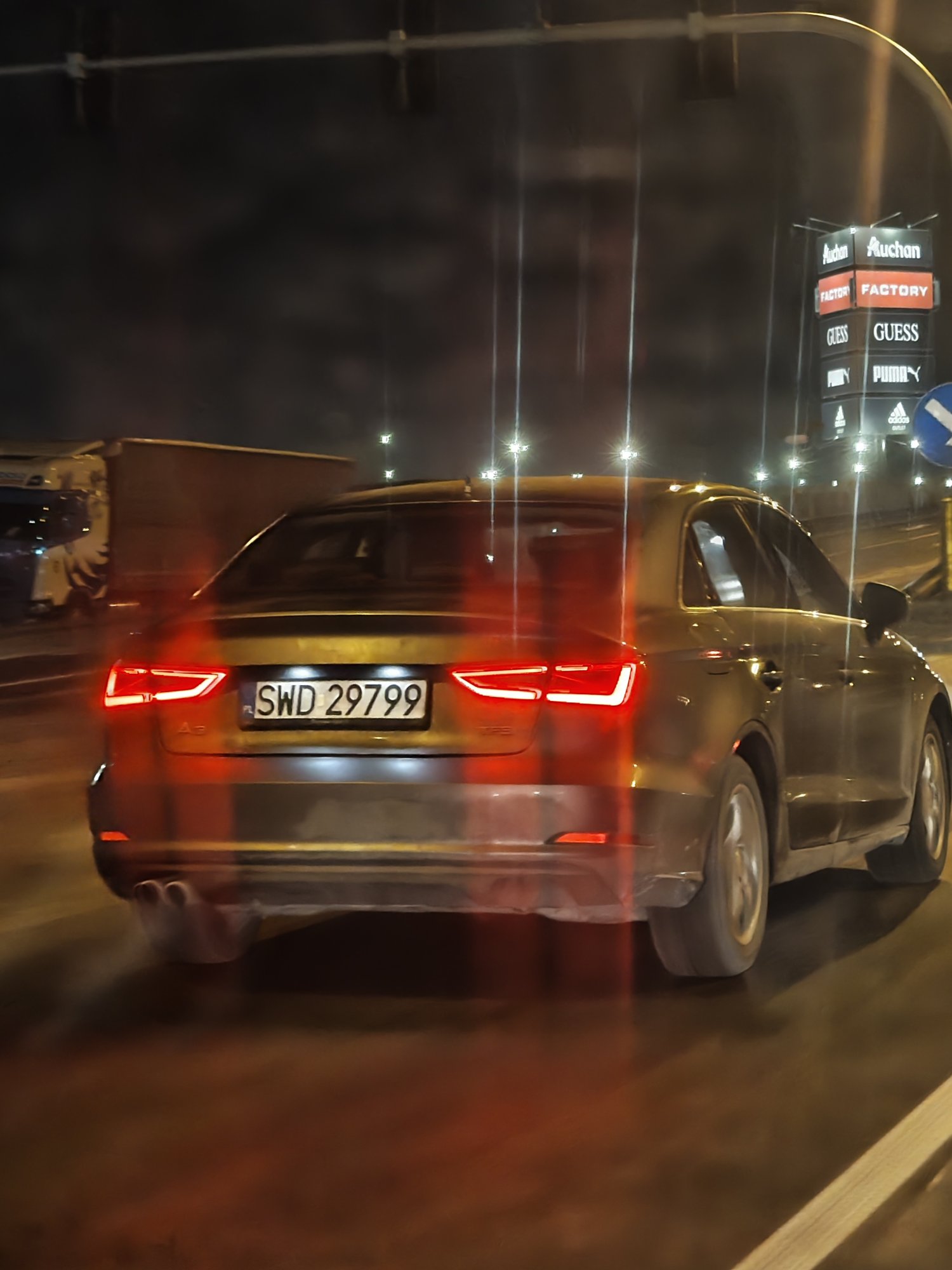 Numer rejestracyjny SWD 29799 posiada AUDI A3 - SWD29799