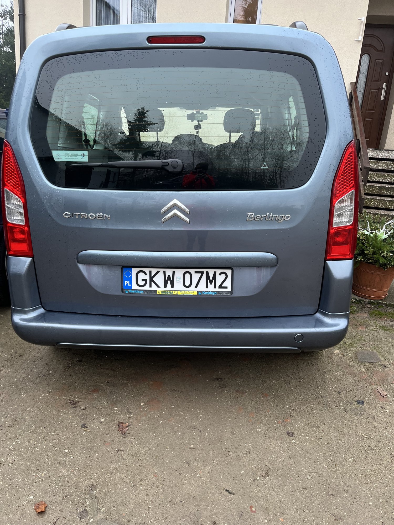 Numer rejestracyjny GKW 07M2 posiada CITROEN BERLINGO - GKW07M2