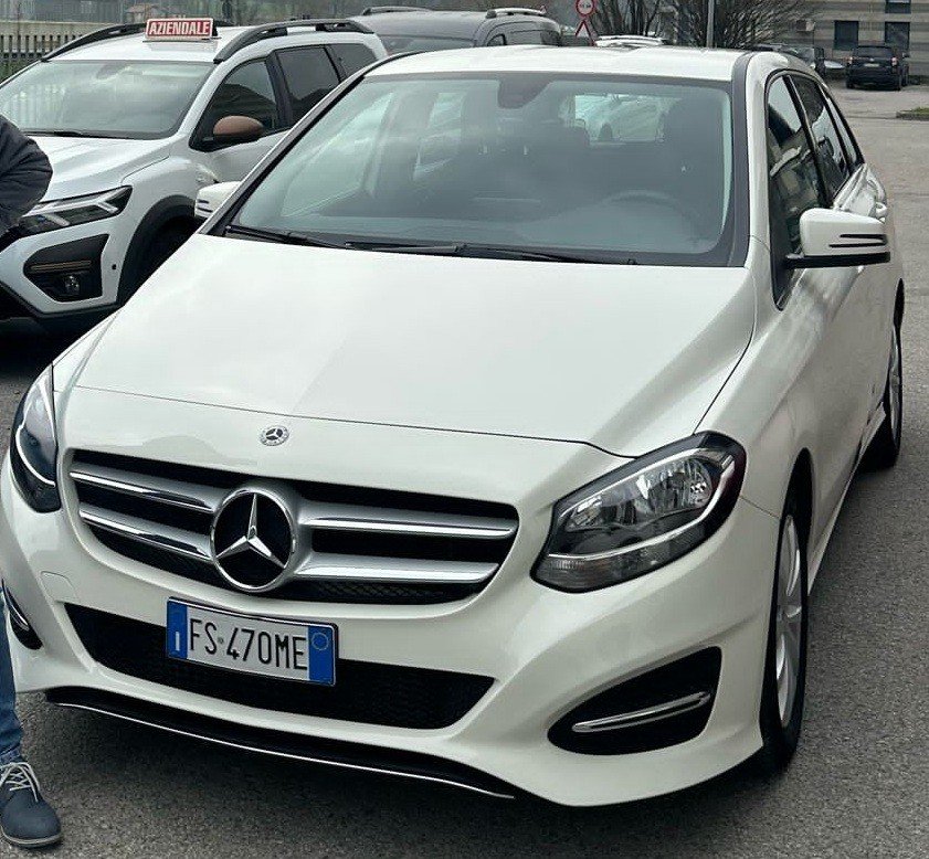 Numer rejestracyjny FS470ME posiada MERCEDES Classe B