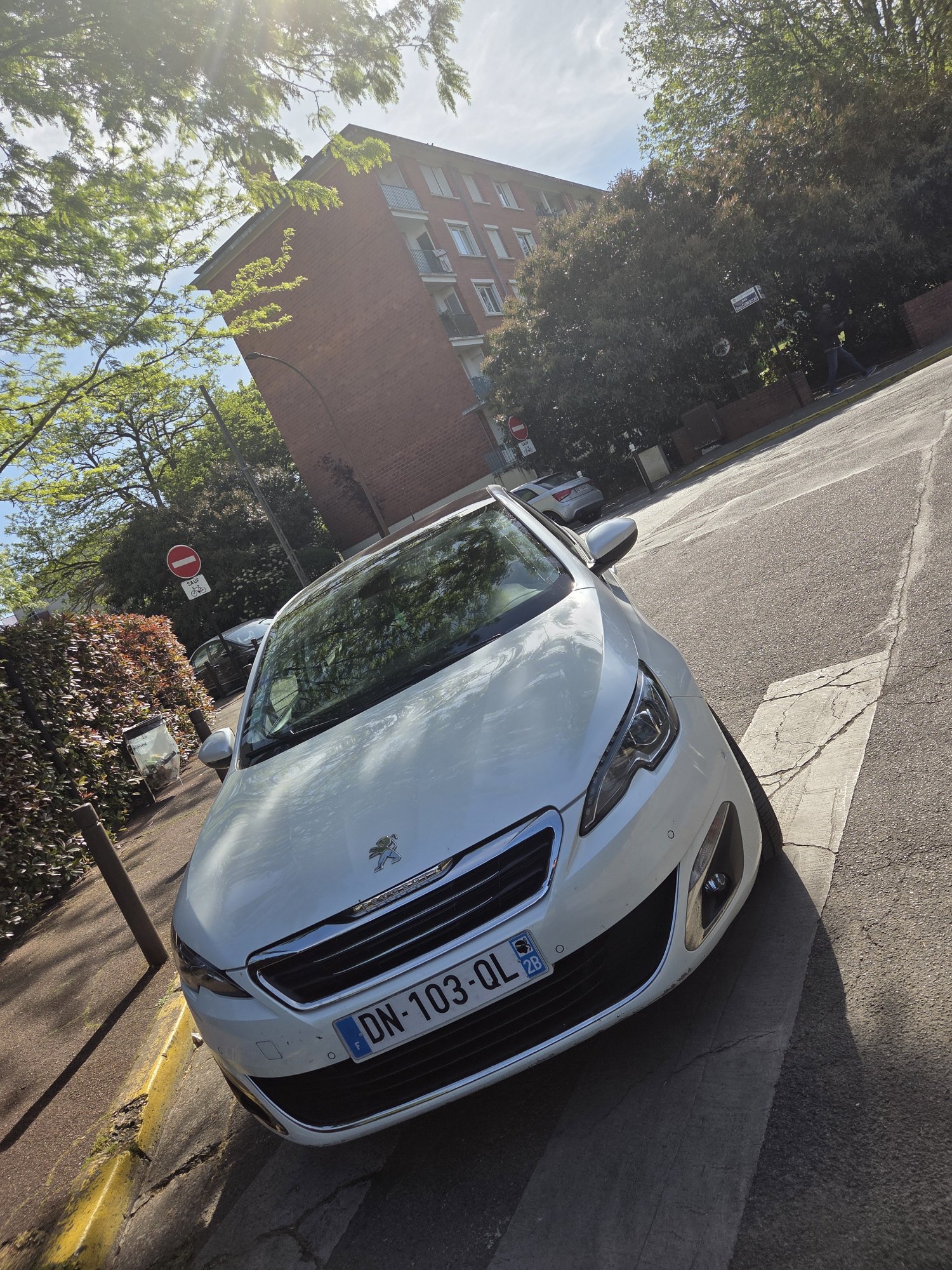 Numer rejestracyjny DN103QL posiada PEUGEOT 308