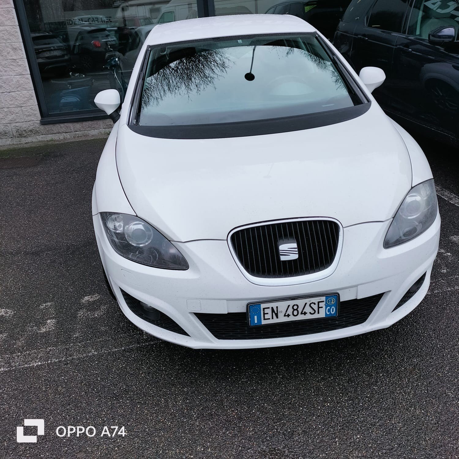 Numer rejestracyjny EN484SF posiada SEAT Leon 2a serie