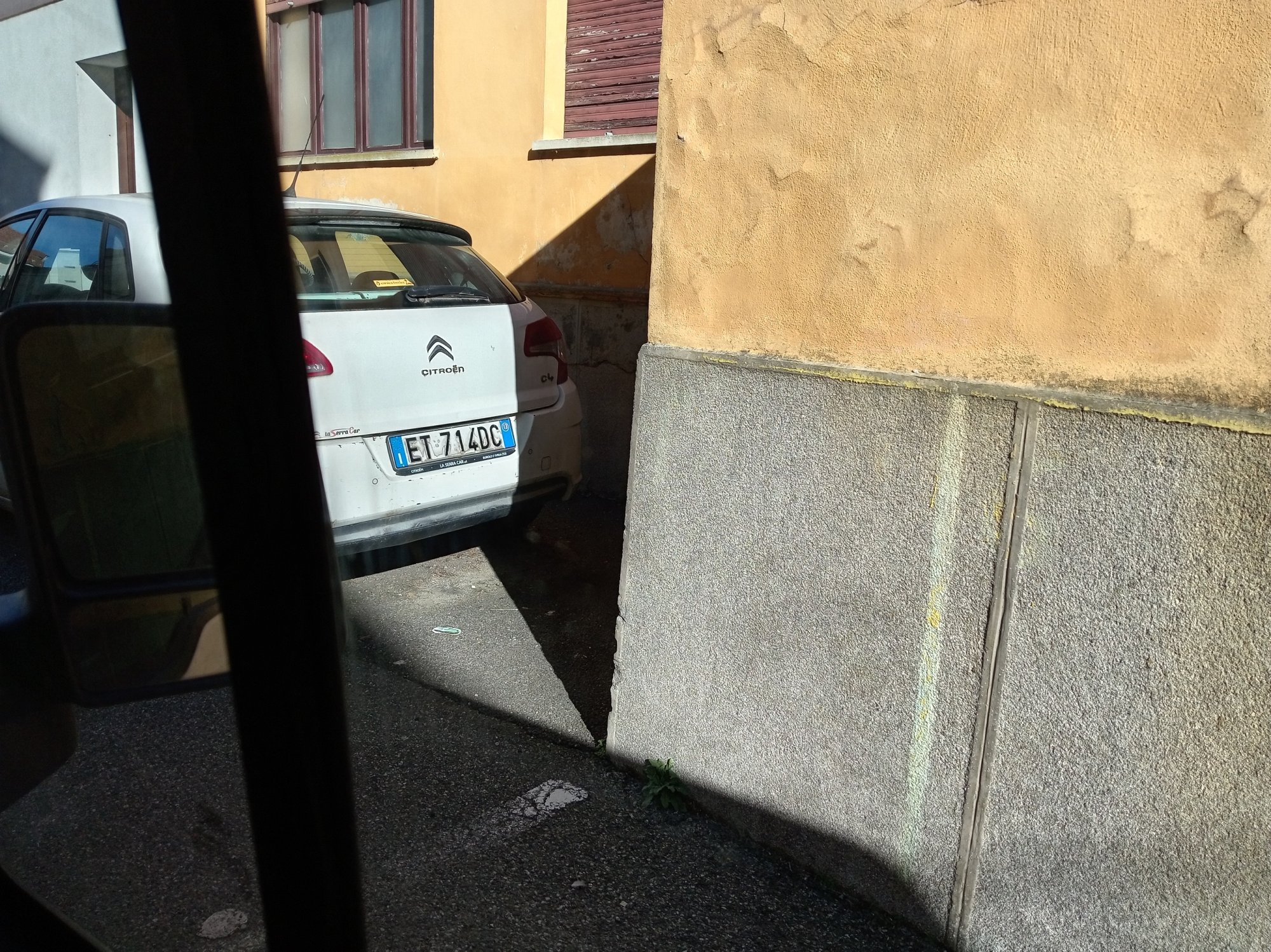 Numer rejestracyjny ET714DC posiada CITROEN C4 2a serie