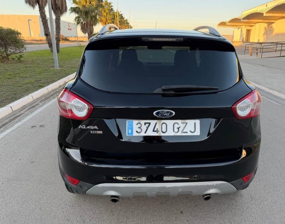 Numer rejestracyjny 3740GZJ posiada FORD KUGA