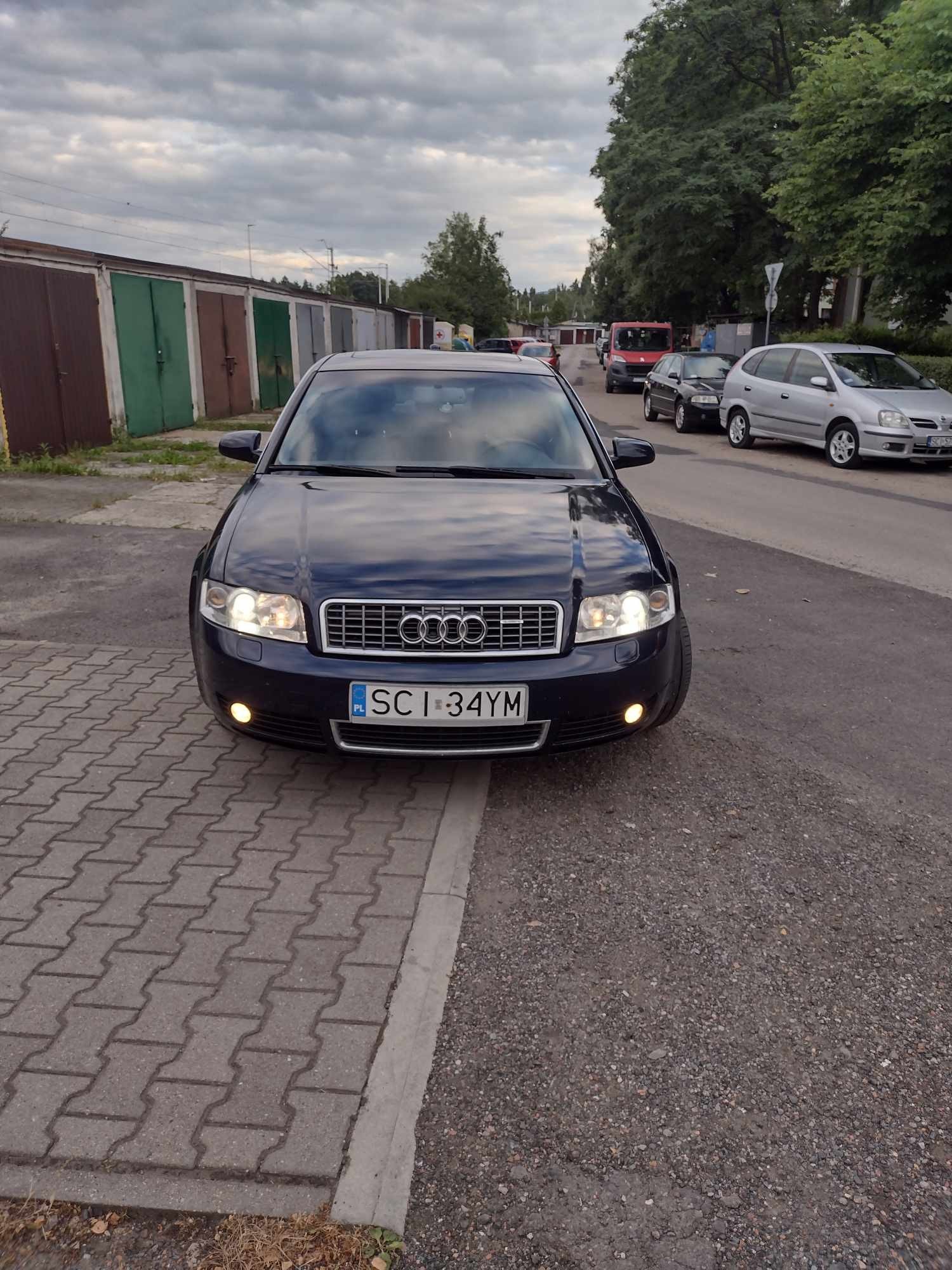 Numer rejestracyjny SCI 34YM posiada AUDI A4 - SCI34YM