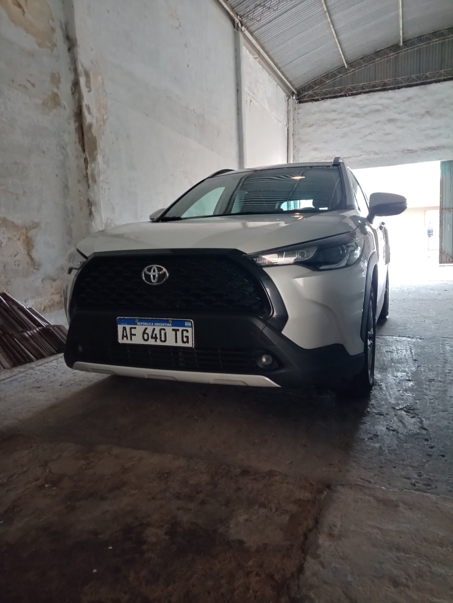 Numer rejestracyjny AF640TG posiada Toyota 