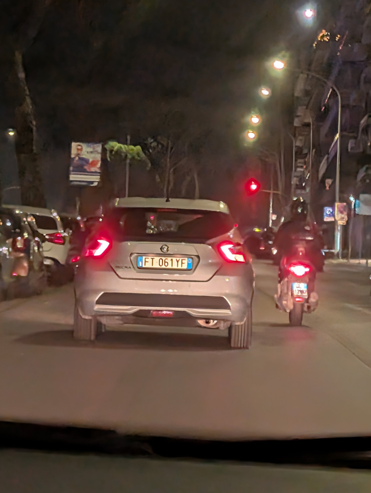 Numer rejestracyjny FT061YF posiada NISSAN Micra 5a serie