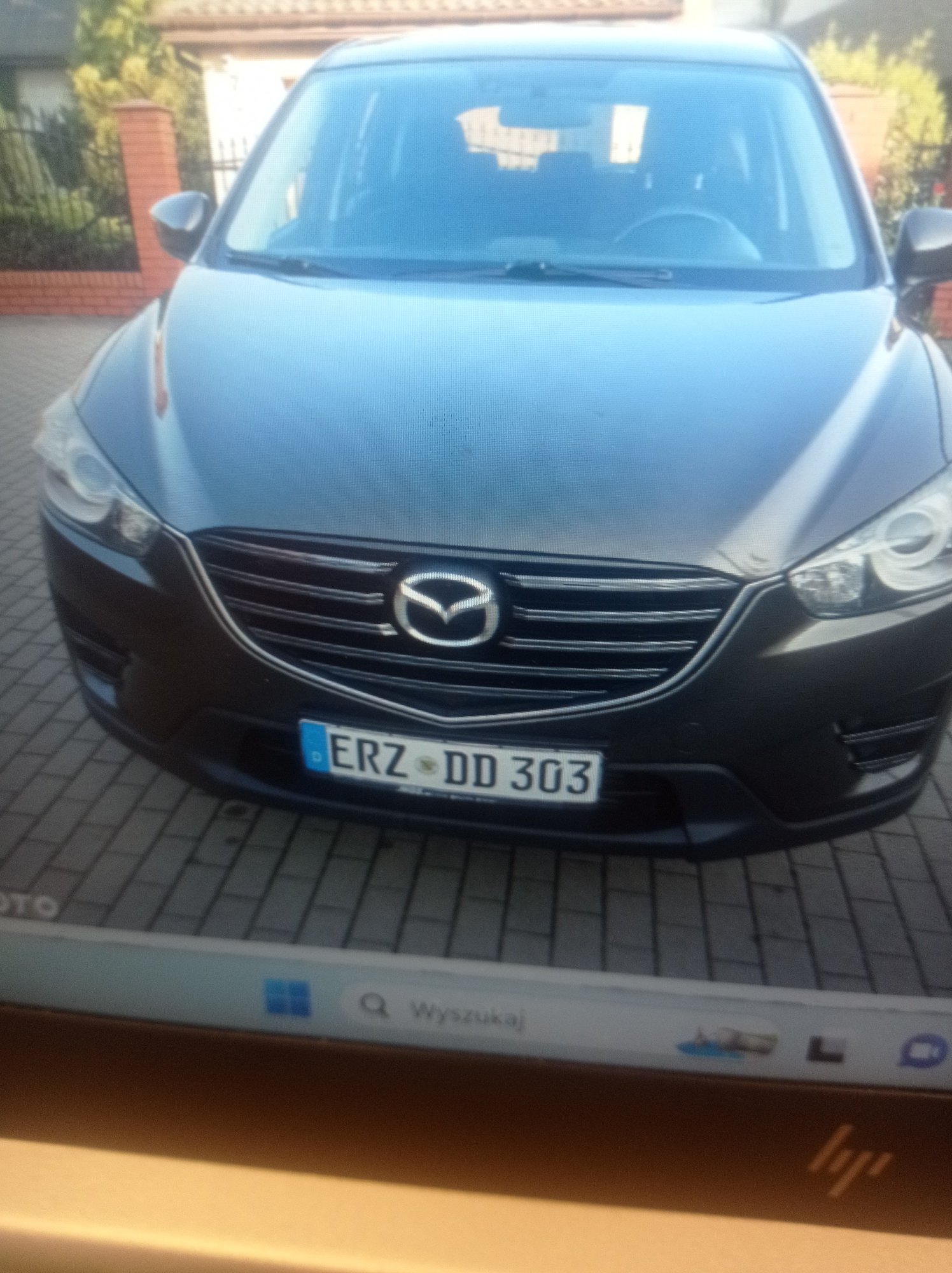 Numer rejestracyjny ERZDD303 posiada Mazda CX-5