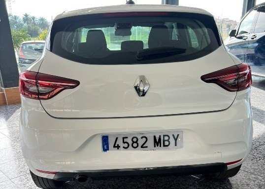 Numer rejestracyjny 4582MBY posiada RENAULT CLIO