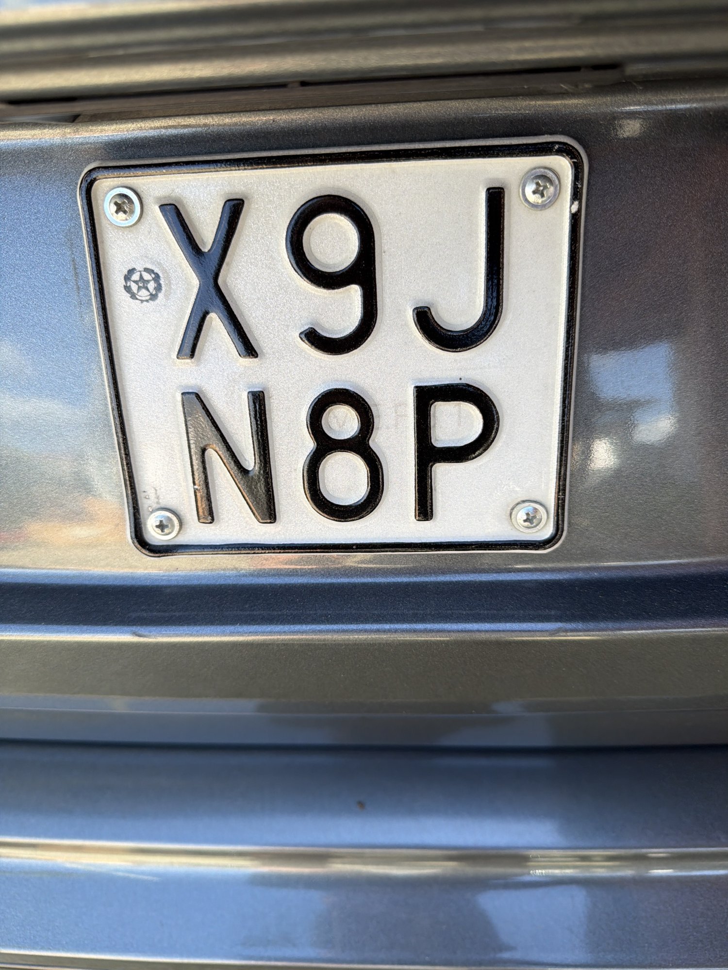 Numer rejestracyjny X9JN8P posiada  