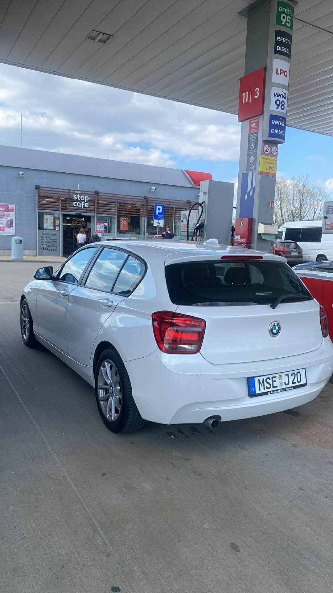 Numer rejestracyjny MSEJ20 posiada BMW 