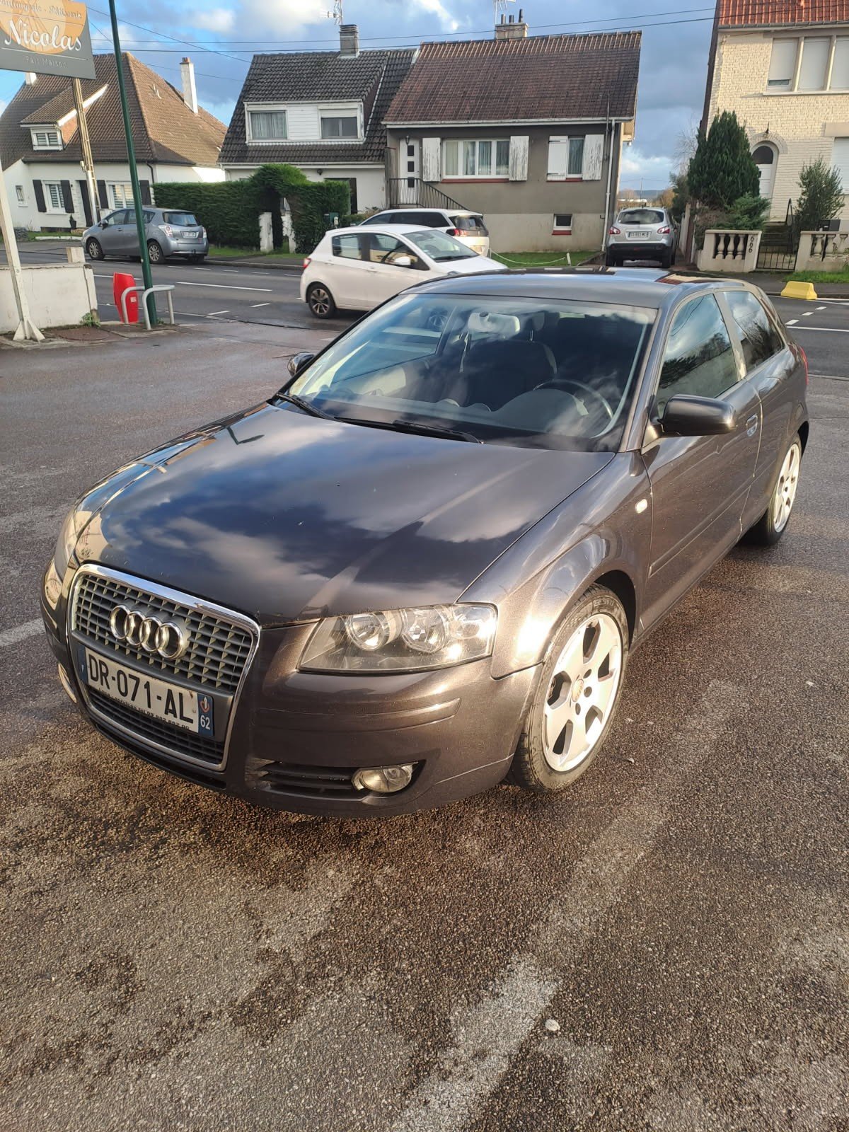 Numer rejestracyjny DR071AL posiada AUDI A3