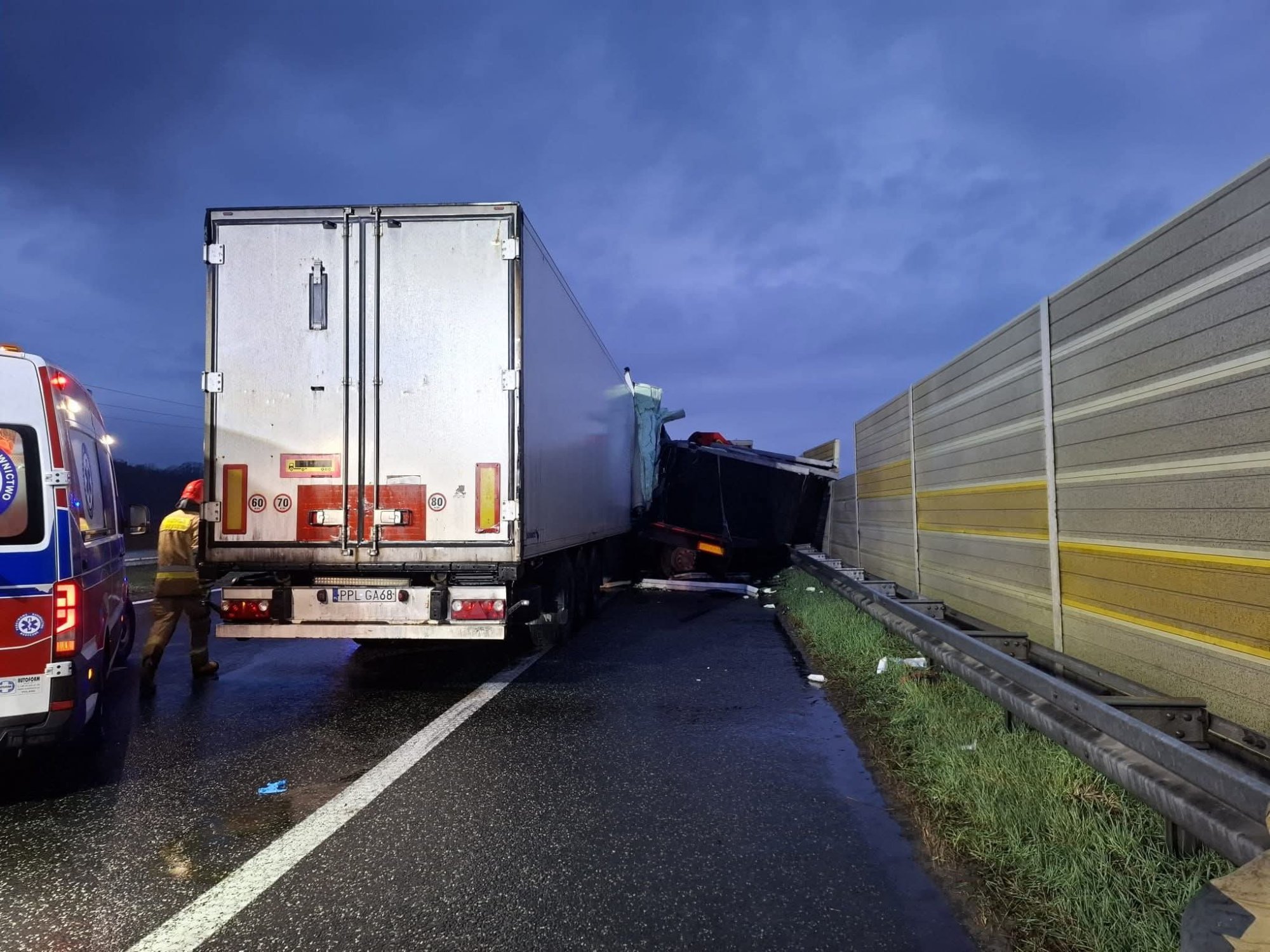 Numer rejestracyjny PPL GA68 posiada SCHMITZ SKO 24/L-13.4 FP 60 COOL - PPLGA68