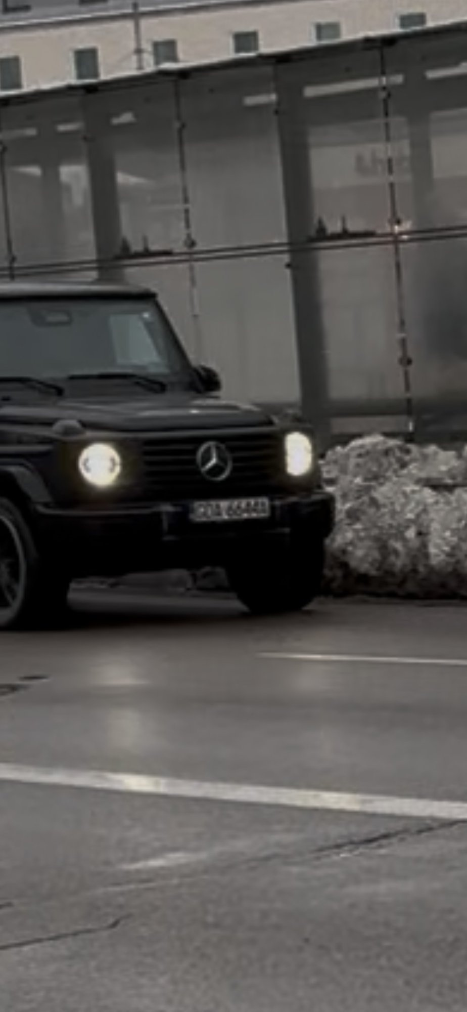Numer rejestracyjny DGV86666 posiada Mercedes G-Class