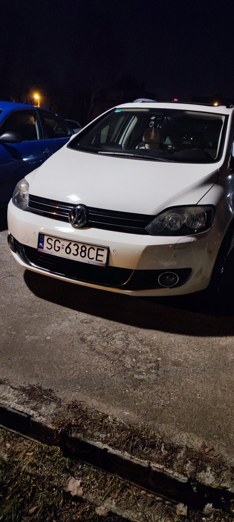 Numer rejestracyjny SG 638CE posiada VOLKSWAGEN Golf VI 1.6 TDI MR`08 E5 Highline DSG - SG638CE