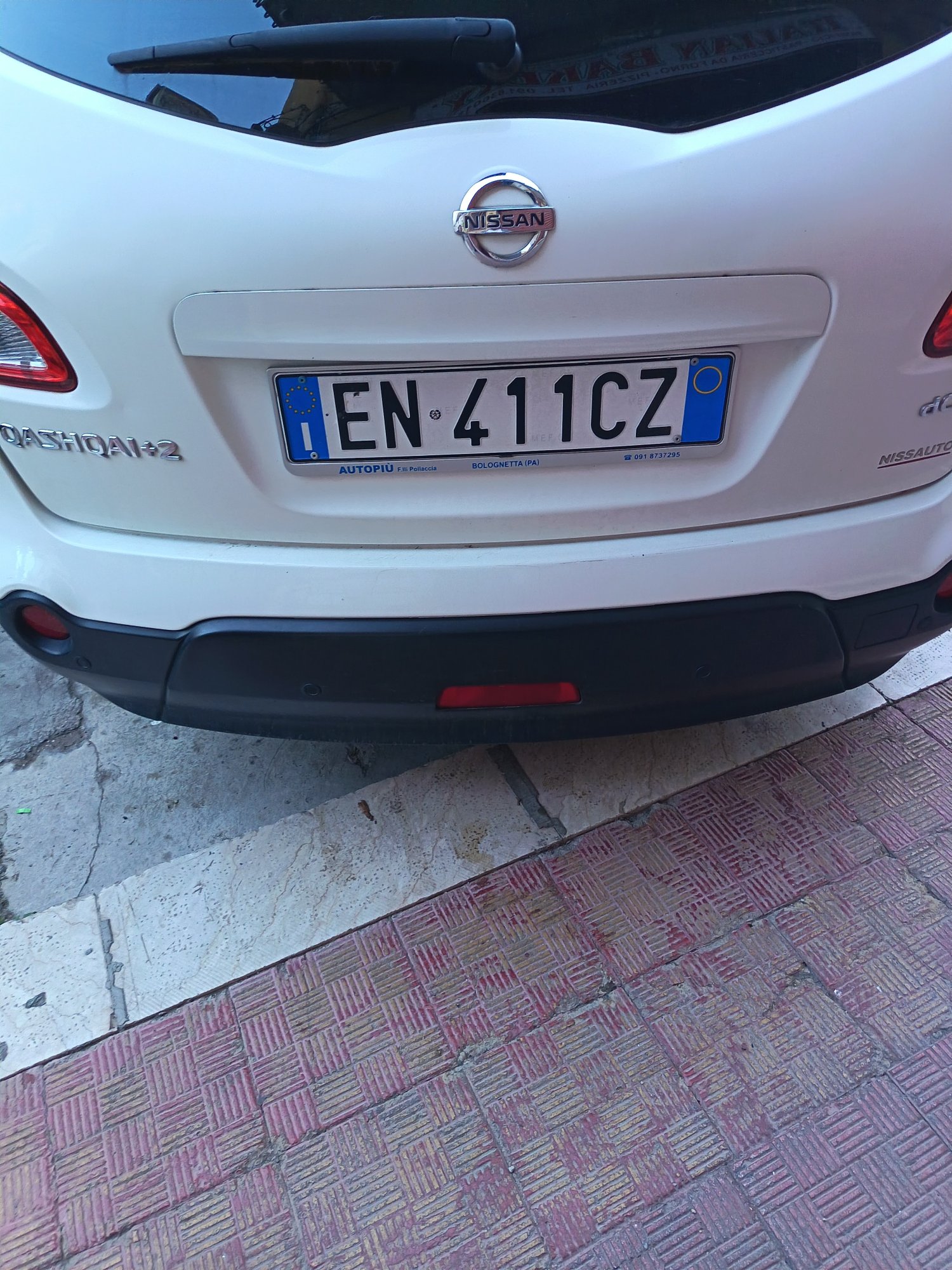 Numer rejestracyjny EN411CZ posiada NISSAN Qashqai 1a serie