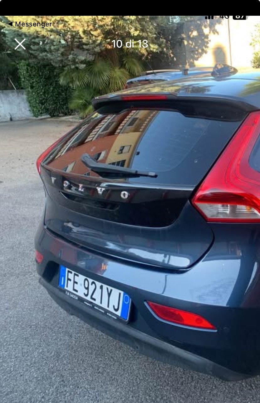 Numer rejestracyjny FE921YJ posiada VOLVO V40