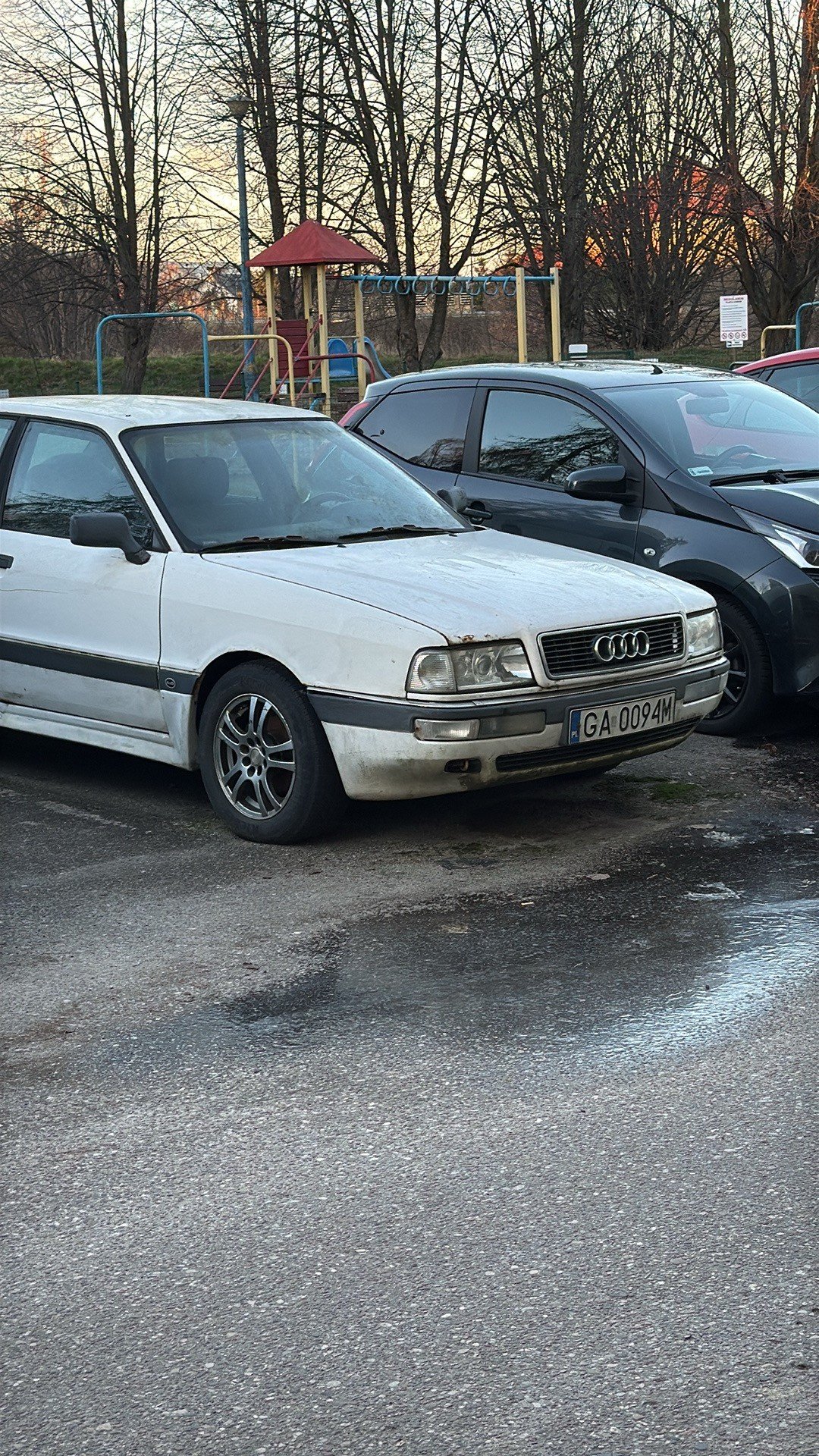 Numer rejestracyjny GA 0094M posiada AUDI 80 - GA0094M