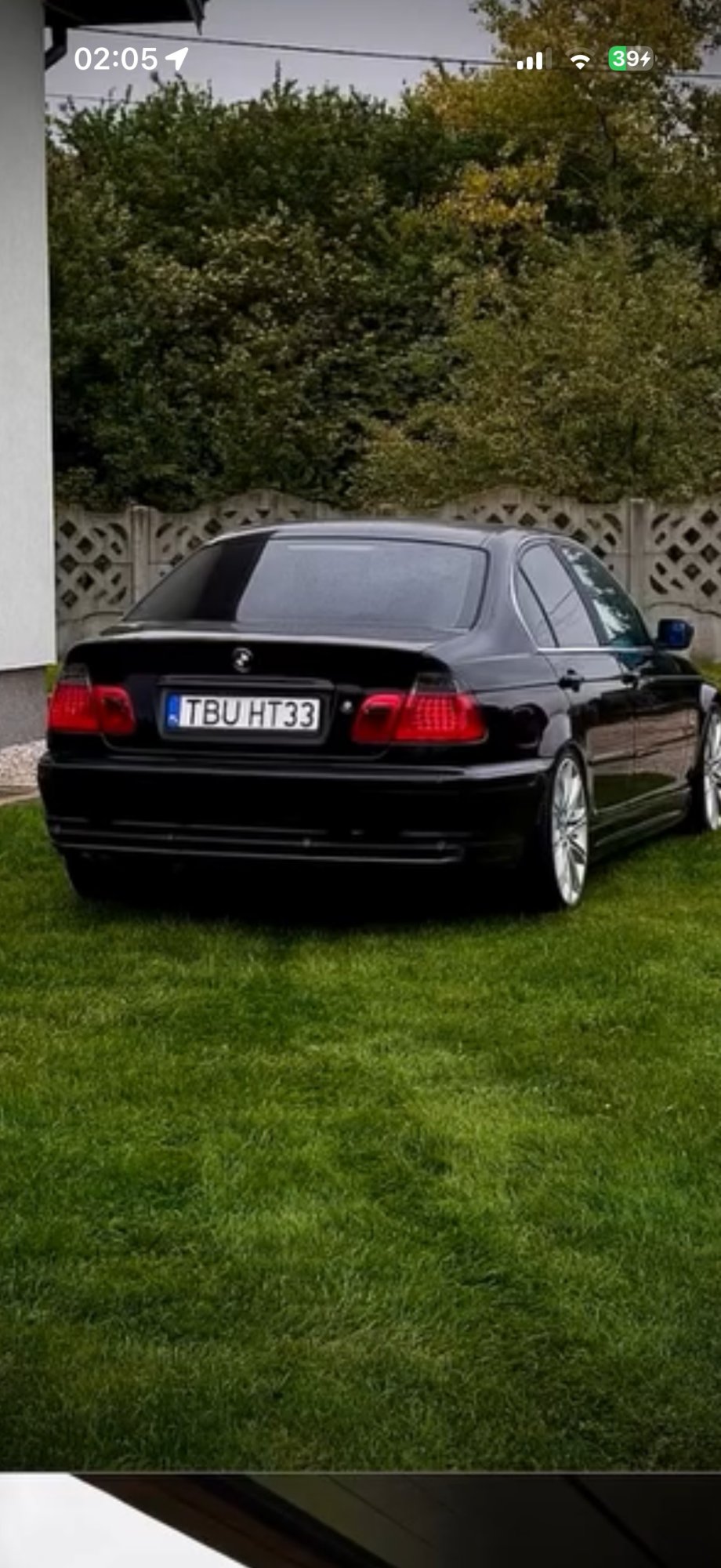 Numer rejestracyjny TBU HT33 posiada BMW 325I - TBUHT33