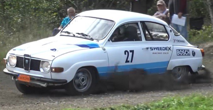 Numer rejestracyjny AREK490 posiada  