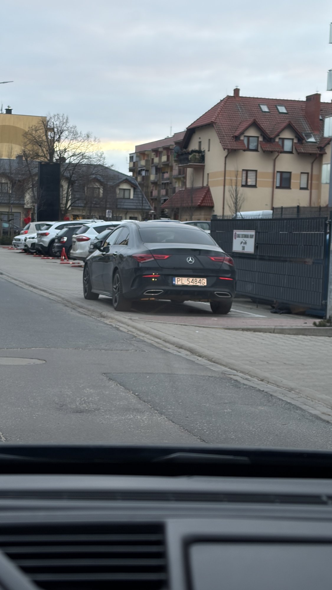 Numer rejestracyjny PL 5484G posiada MERCEDES-BENZ CLA 200 MR`23 E6 118 CLA 200 MR`23 E6 118 - PL5484G